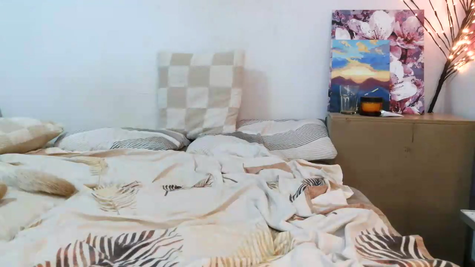 Gallery image thumbnail from HaleyReed's myfreecams stream on, 07/06/2026, 16:54 image 16 of 20