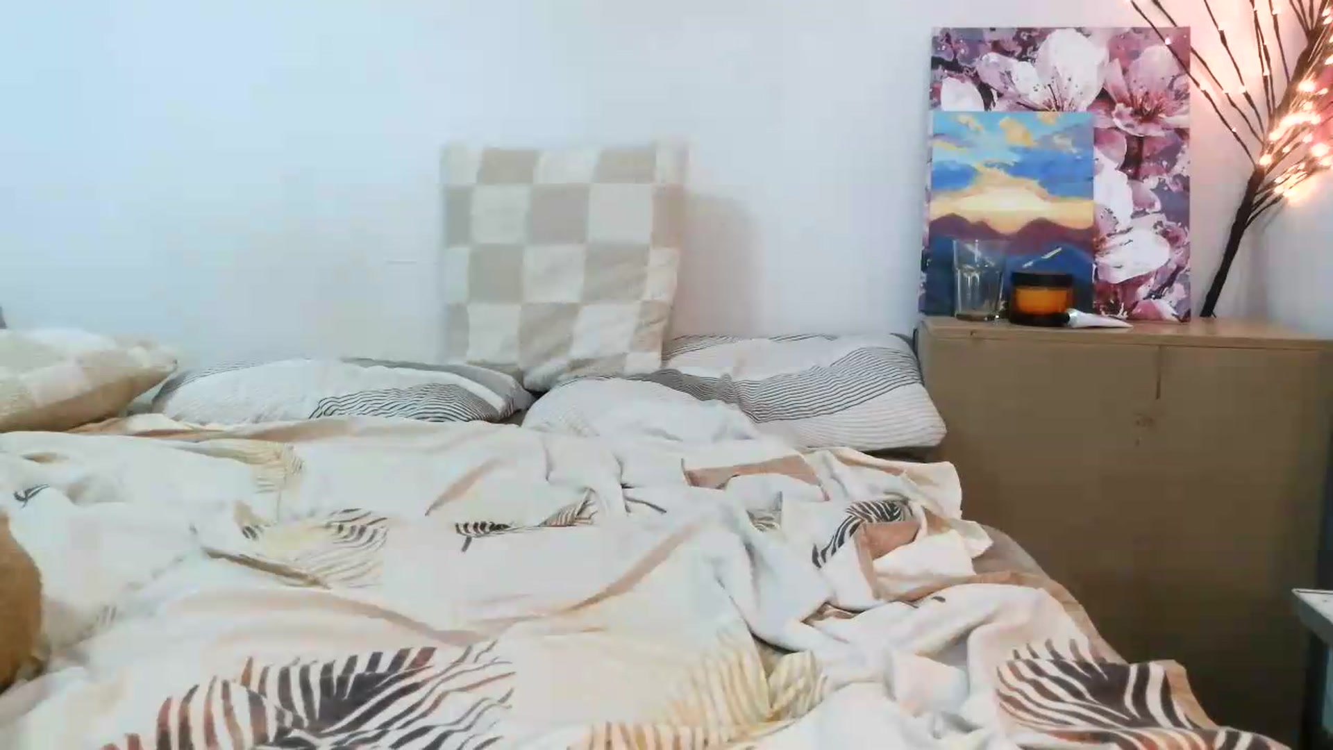 Gallery image thumbnail from HaleyReed's myfreecams stream on, 07/06/2026, 16:54 image 10 of 20