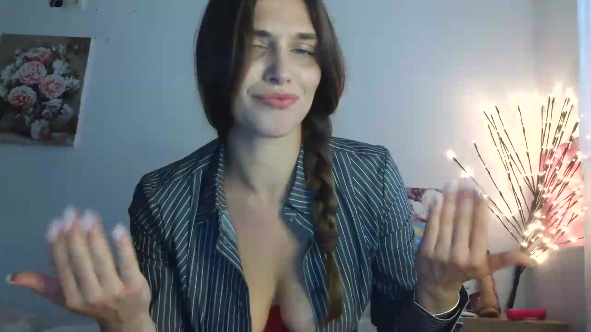 Gallery image thumbnail from HaleyReed's myfreecams stream on, 07/08/2026, 13:37 image 15 of 20