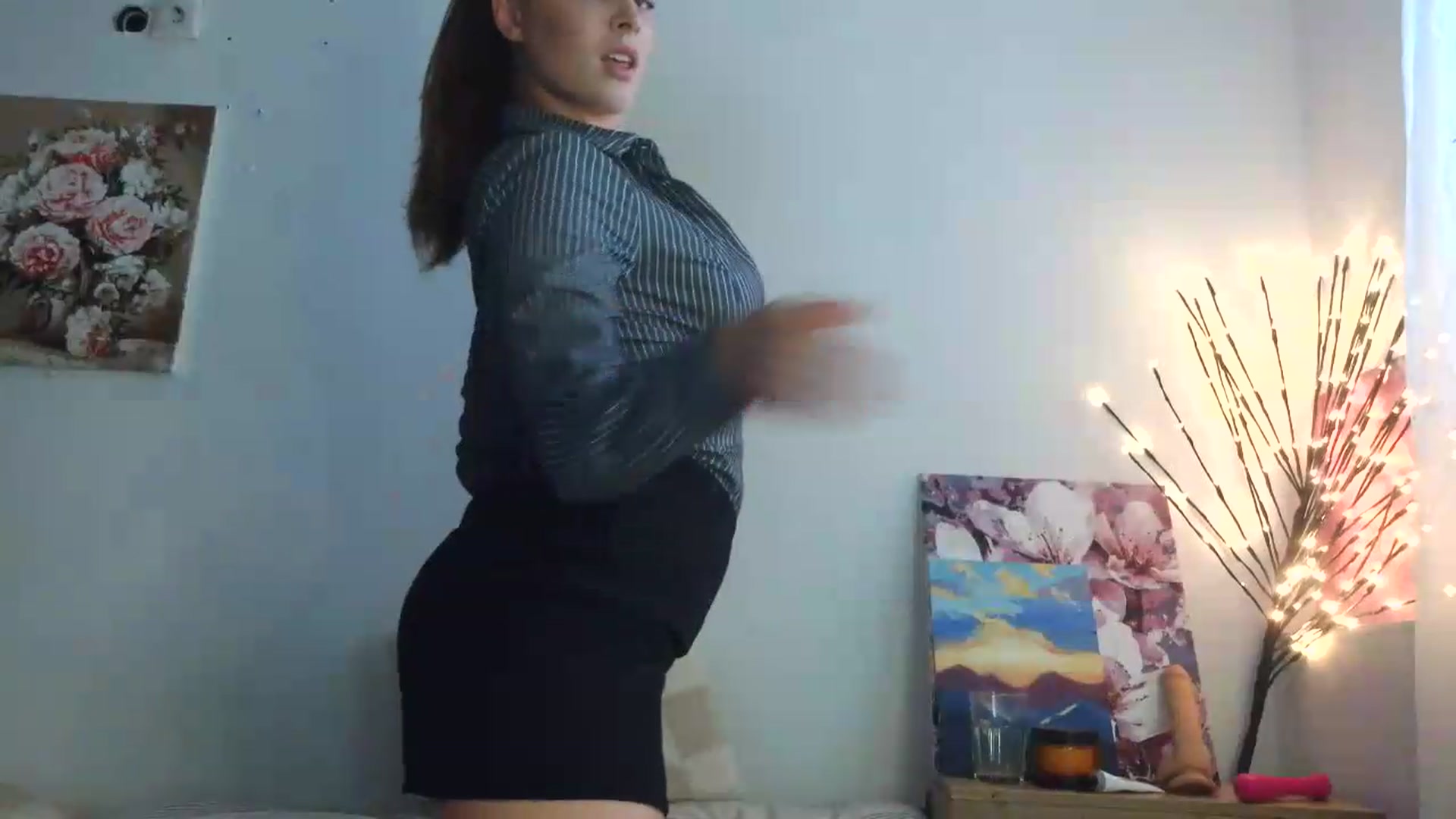Gallery image thumbnail from HaleyReed's myfreecams stream on, 07/08/2026, 13:37 image 9 of 20
