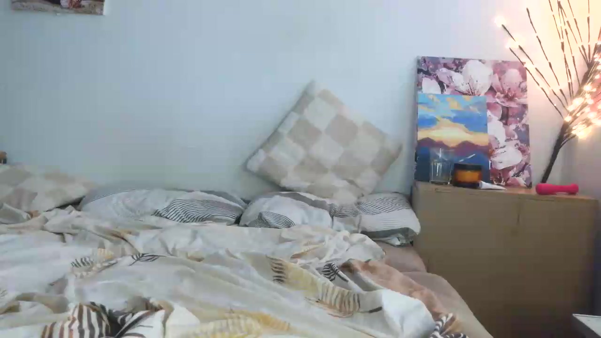 Gallery image thumbnail from HaleyReed's myfreecams stream on, 07/08/2026, 15:15 image 17 of 20