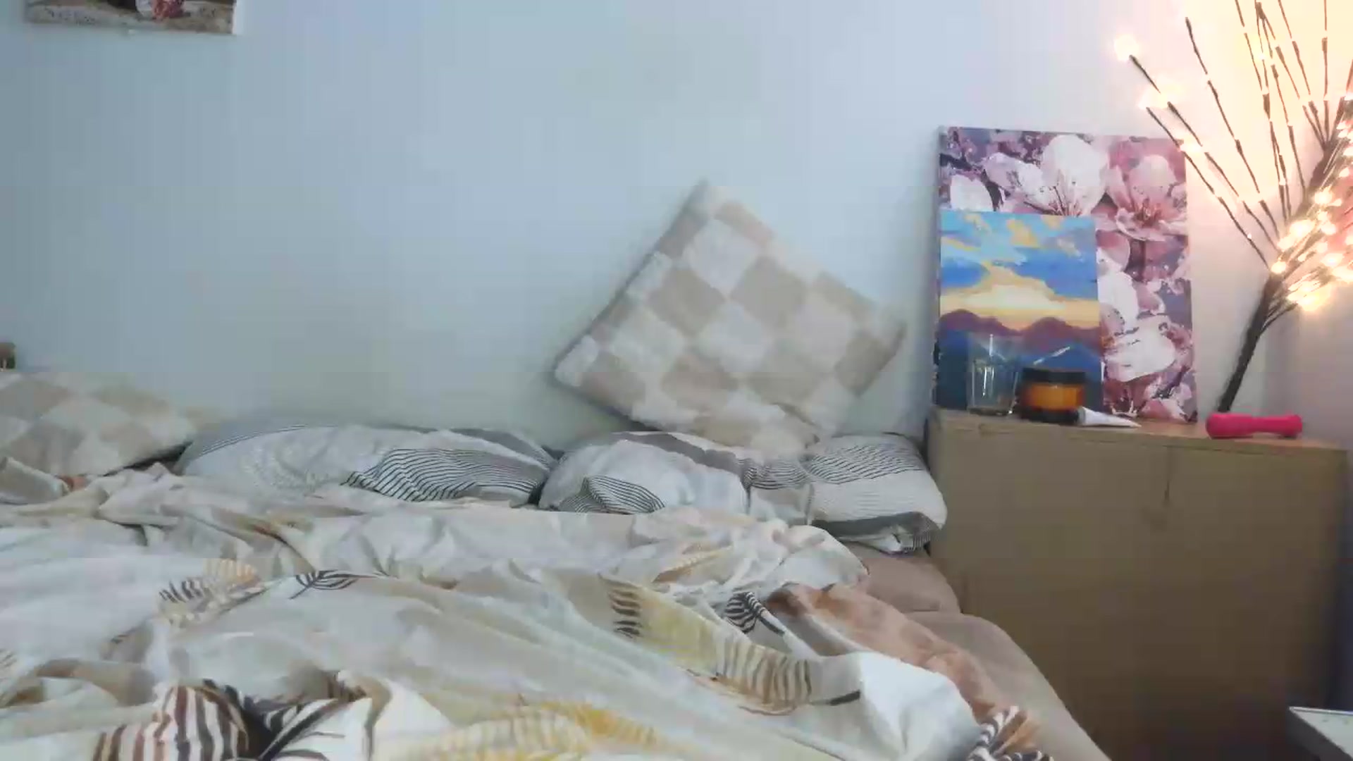 Gallery image thumbnail from HaleyReed's myfreecams stream on, 07/08/2026, 15:15 image 15 of 20