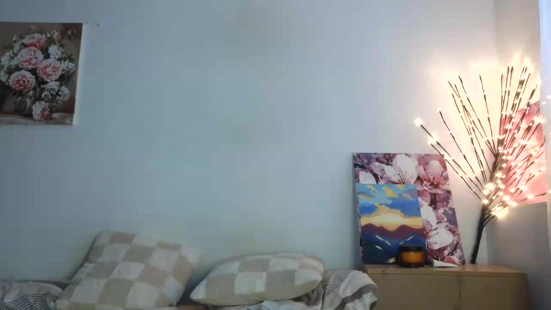 Gallery image thumbnail from HaleyReed's myfreecams stream on, 07/10/2026, 13:16 image 6 of 20