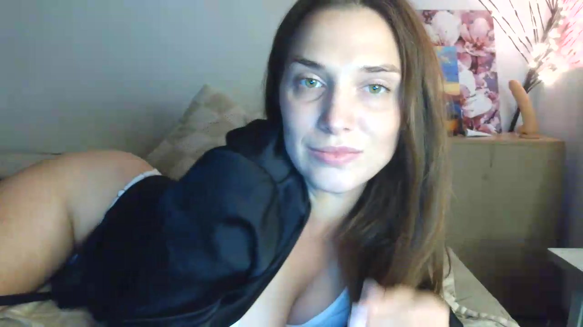 Gallery image thumbnail from HaleyReed's myfreecams stream on, 07/10/2026, 16:58 image 2 of 20