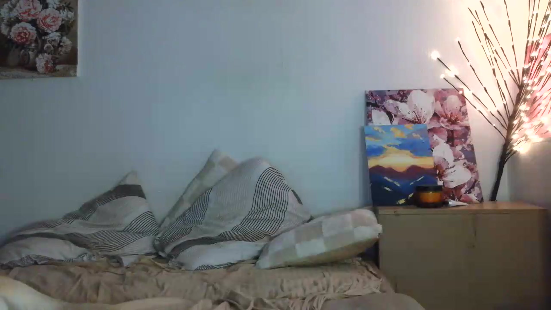 Gallery image thumbnail from HaleyReed's myfreecams stream on, 07/14/2026, 17:29 image 13 of 20