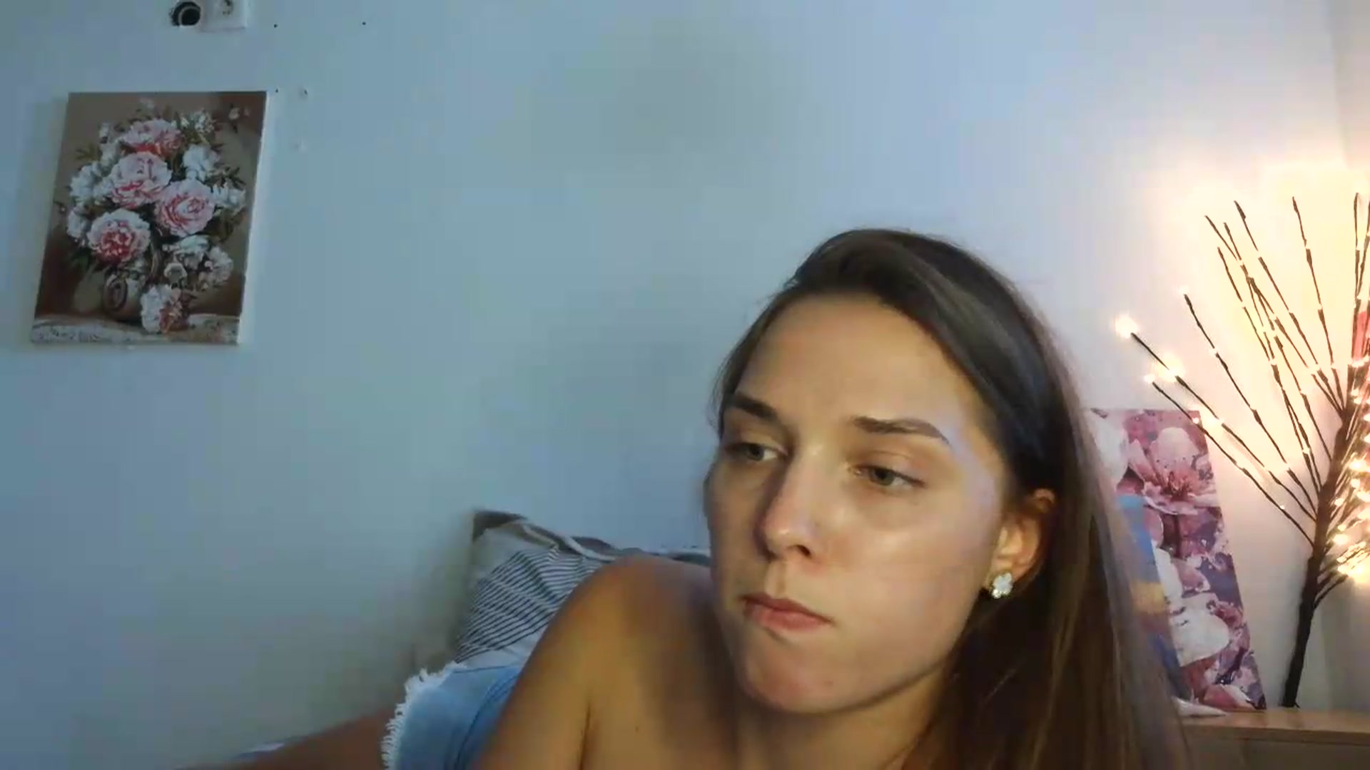Gallery image thumbnail from HaleyReed's myfreecams stream on, 07/15/2026, 15:25 image 10 of 20