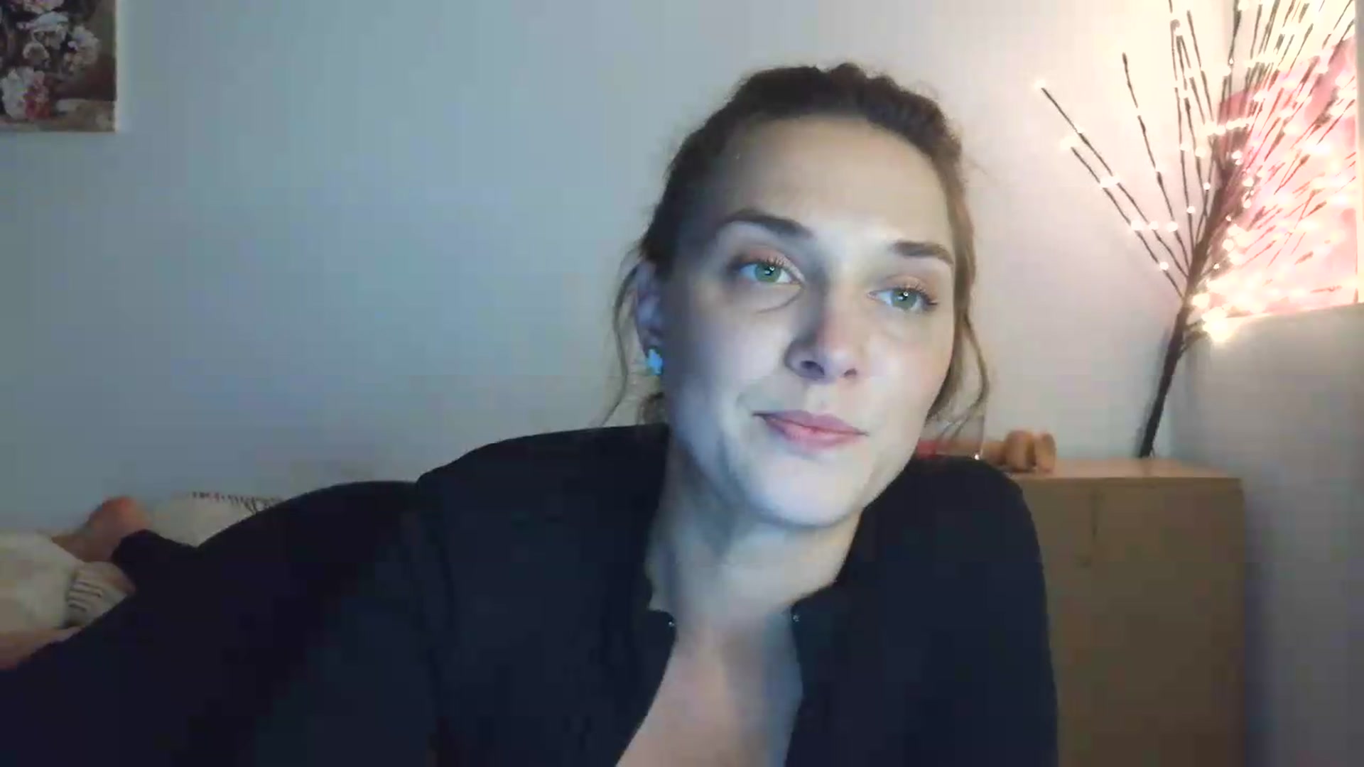 Gallery image thumbnail from HaleyReed's myfreecams stream on, 07/20/2026, 16:14 image 5 of 20