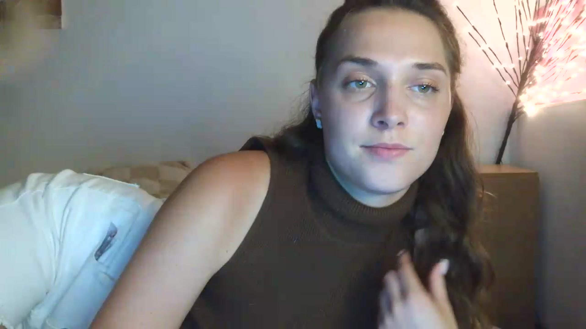 Gallery image thumbnail from HaleyReed's myfreecams stream on, 07/20/2026, 16:53 image 17 of 20