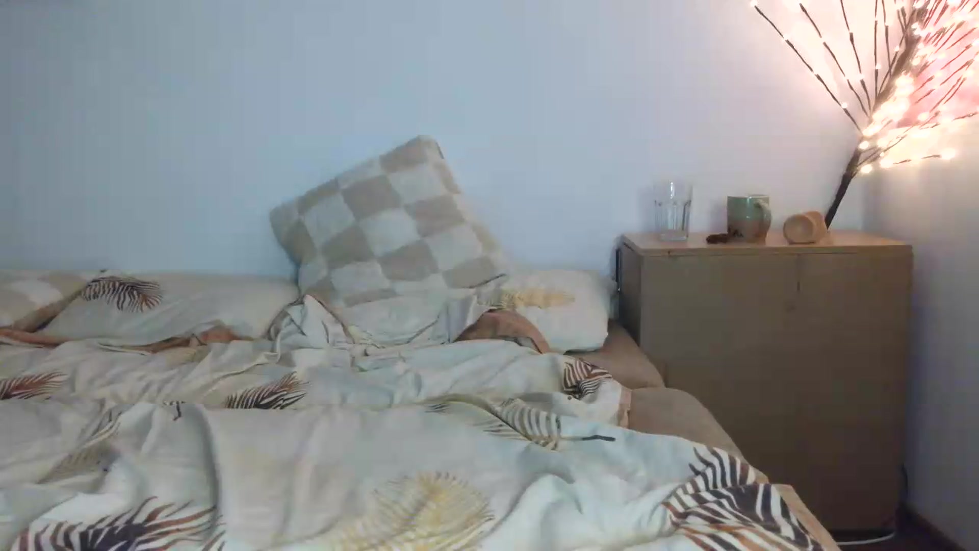Gallery image thumbnail from HaleyReed's myfreecams stream on, 07/21/2026, 13:31 image 9 of 20