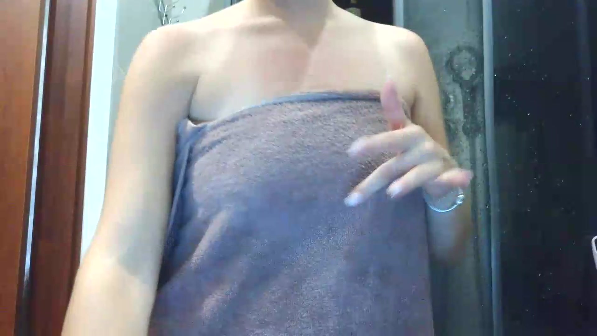 Gallery image thumbnail from HaleyReed's myfreecams stream on, 07/21/2026, 16:00 image 6 of 20
