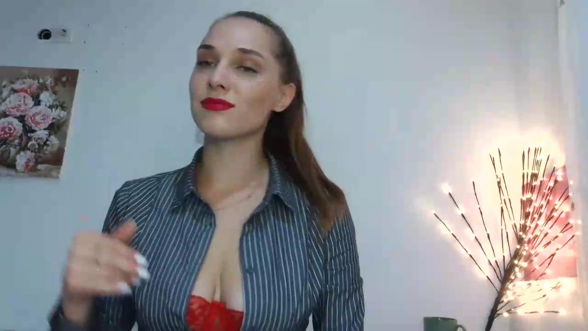 Gallery image thumbnail from HaleyReed's myfreecams stream on, 07/30/2026, 12:08 image 5 of 20