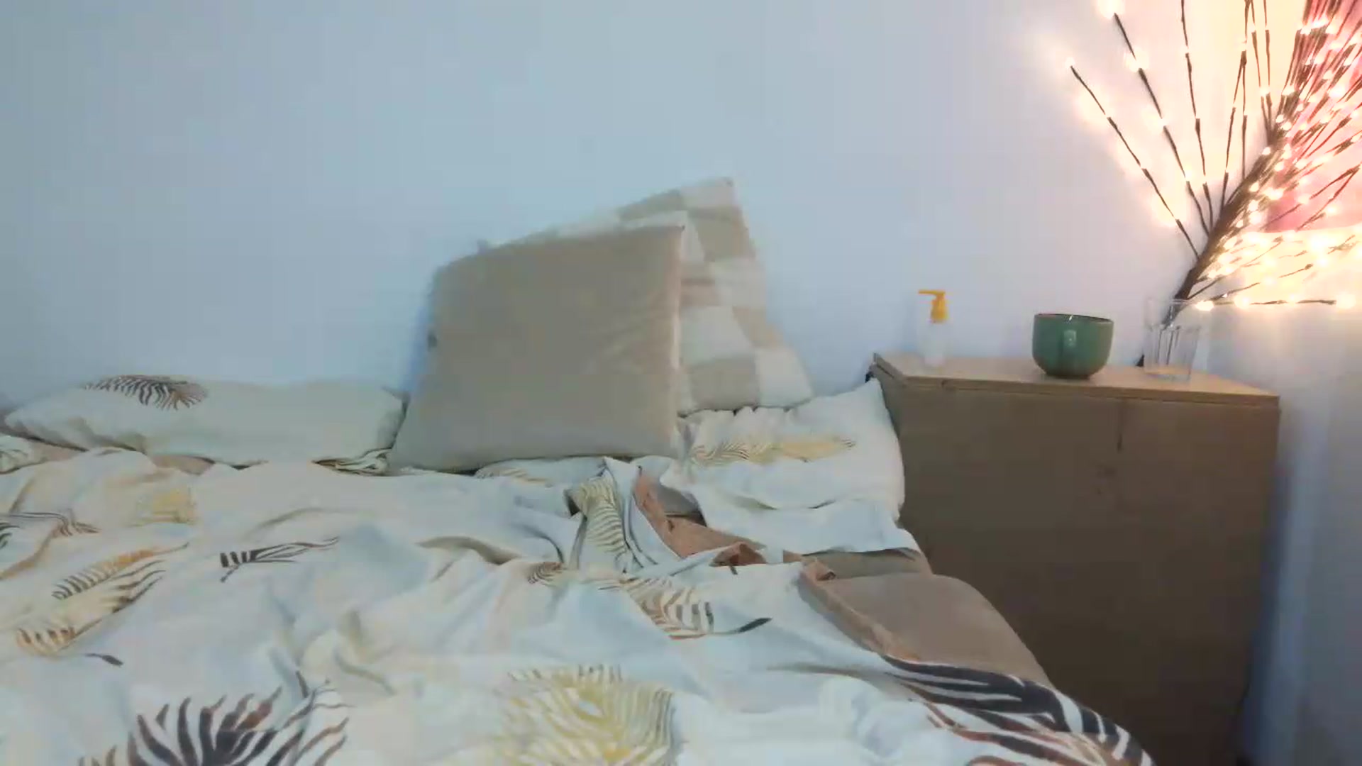 Gallery image thumbnail from HaleyReed's myfreecams stream on, 07/31/2026, 18:00 image 20 of 20