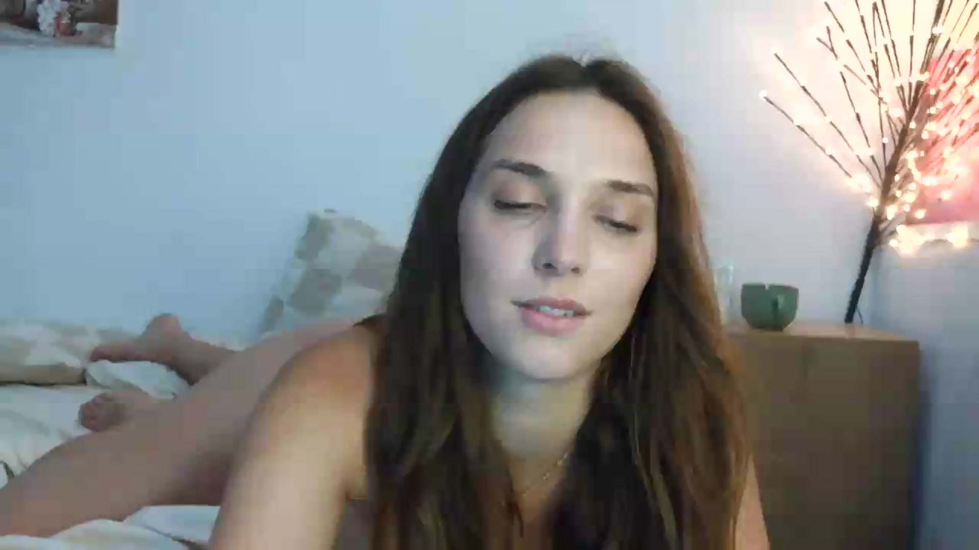 Gallery image thumbnail from HaleyReed's myfreecams stream on, 08/06/2026, 13:01 image 1 of 20