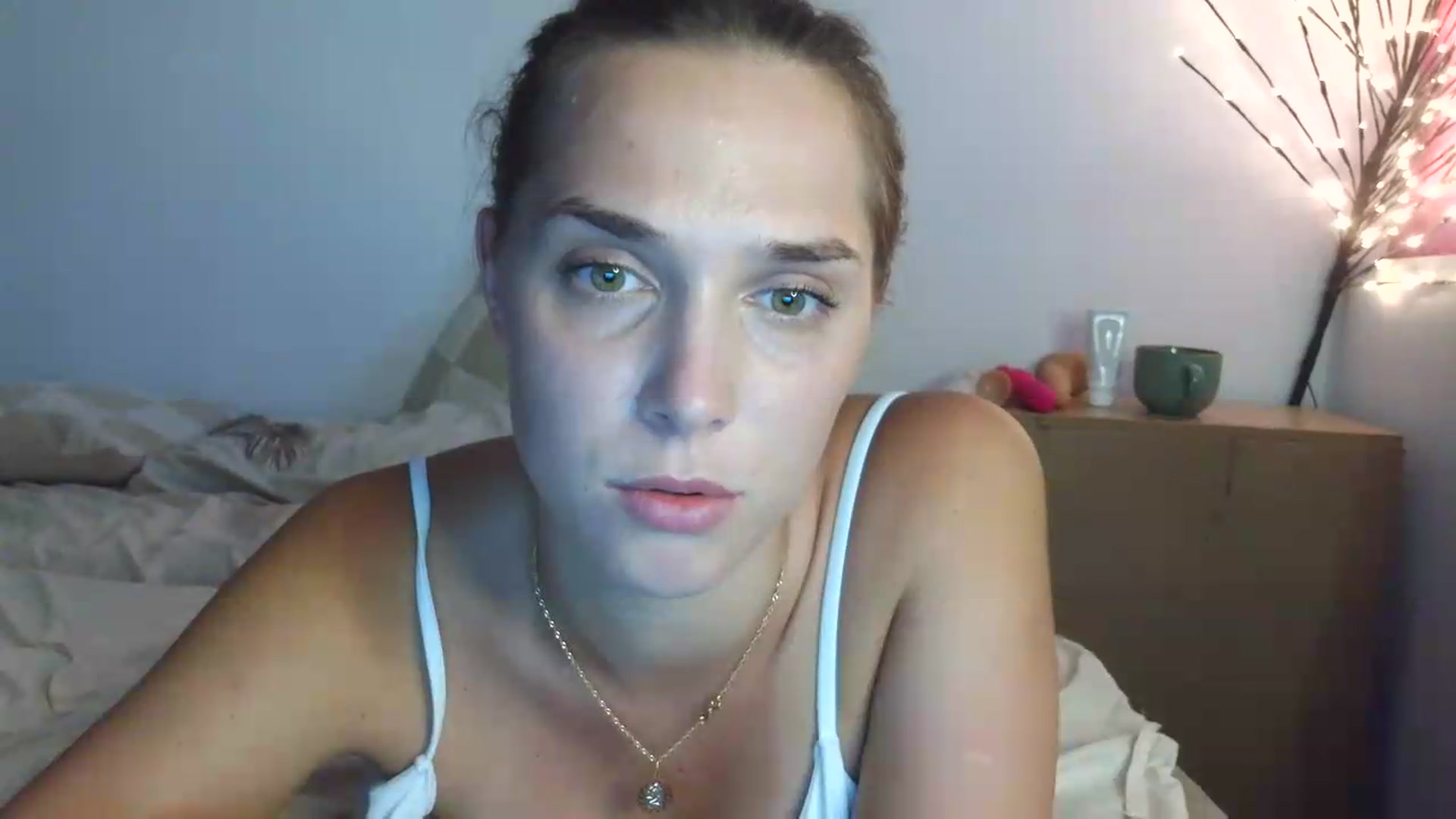Gallery image thumbnail from HaleyReed's myfreecams stream on, 08/06/2026, 14:33 image 16 of 20