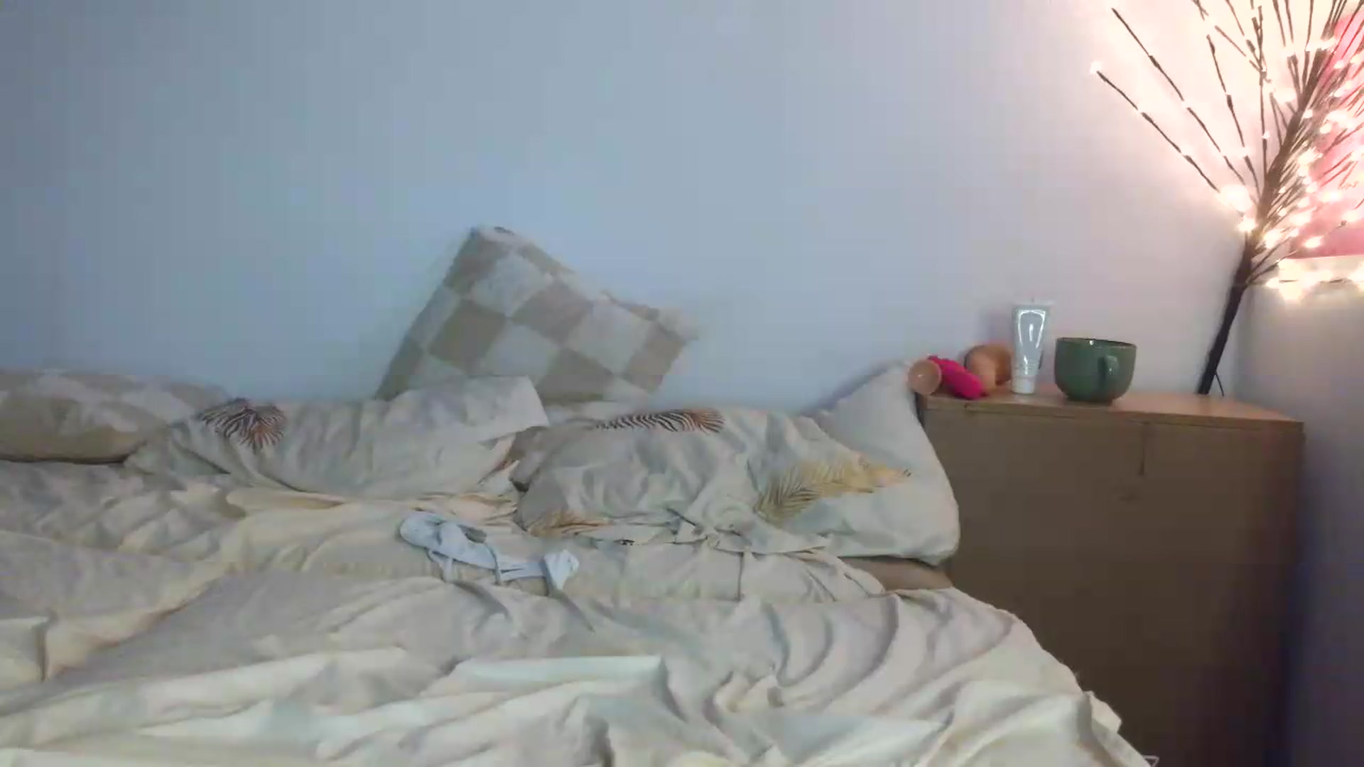 Gallery image thumbnail from HaleyReed's myfreecams stream on, 08/06/2026, 14:33 image 17 of 20