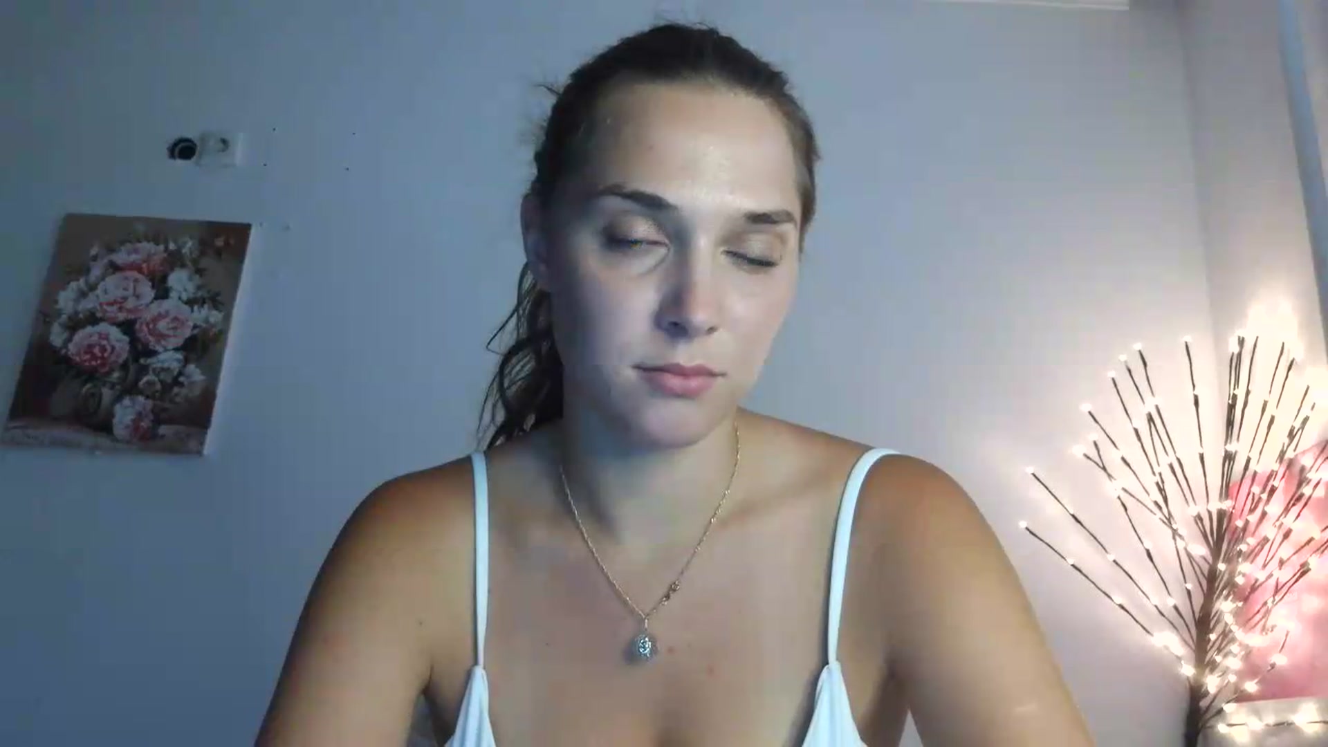 Gallery image thumbnail from HaleyReed's myfreecams stream on, 08/06/2026, 14:33 image 8 of 20