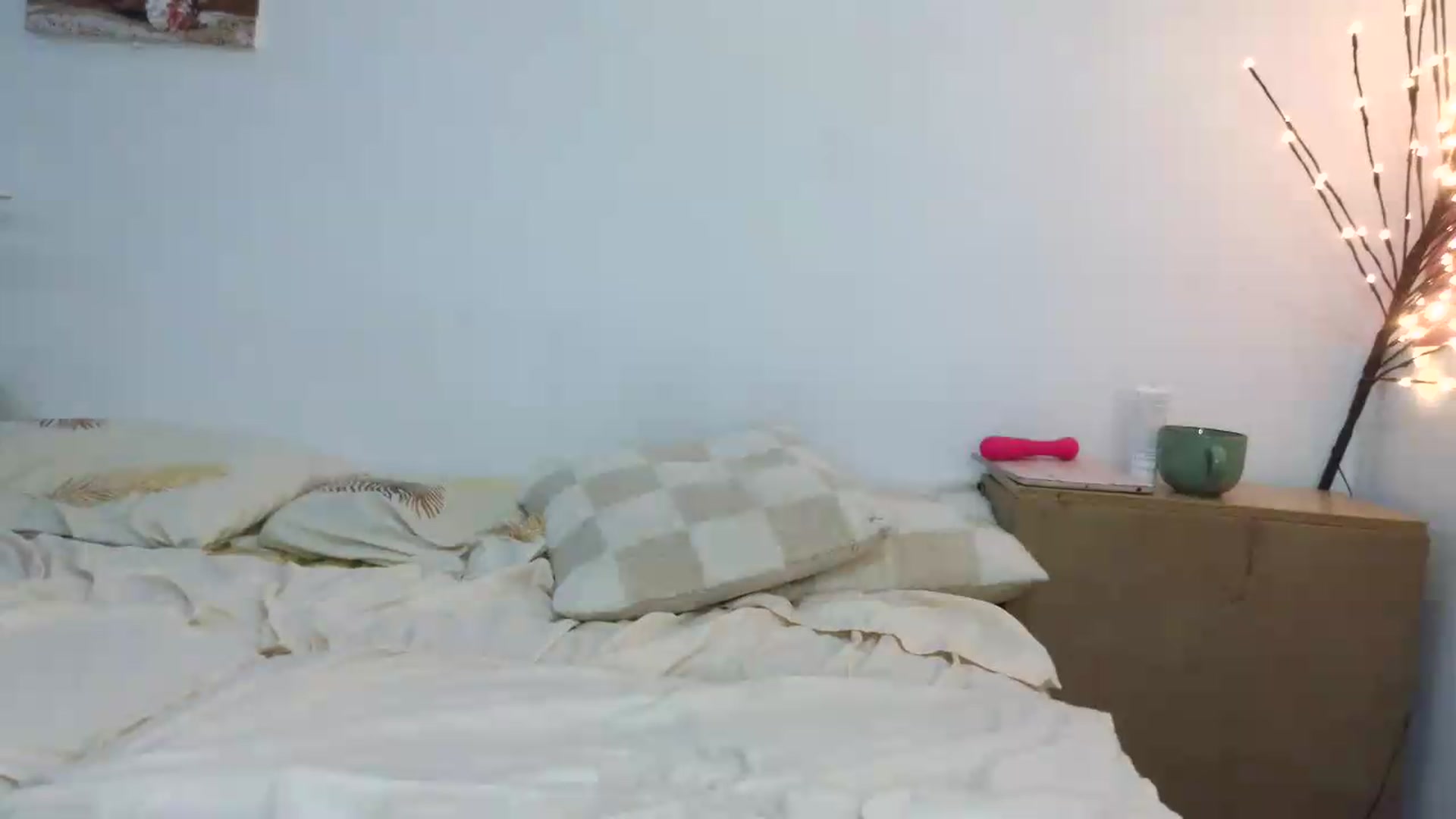 Gallery image thumbnail from HaleyReed's myfreecams stream on, 08/07/2026, 15:25 image 3 of 20