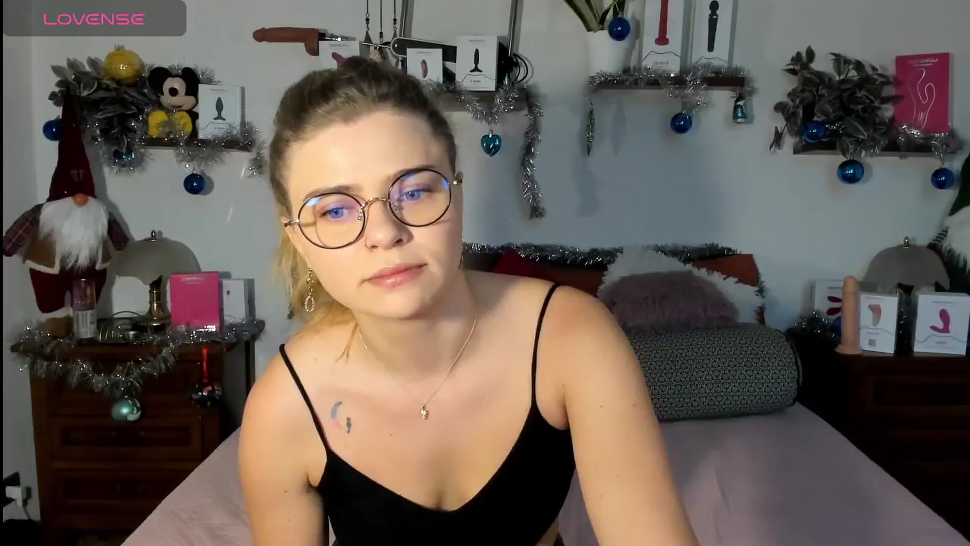 Gallery image thumbnail from HaleyReedme's myfreecams stream on, 12/30/2025, 09:12 image 2 of 20