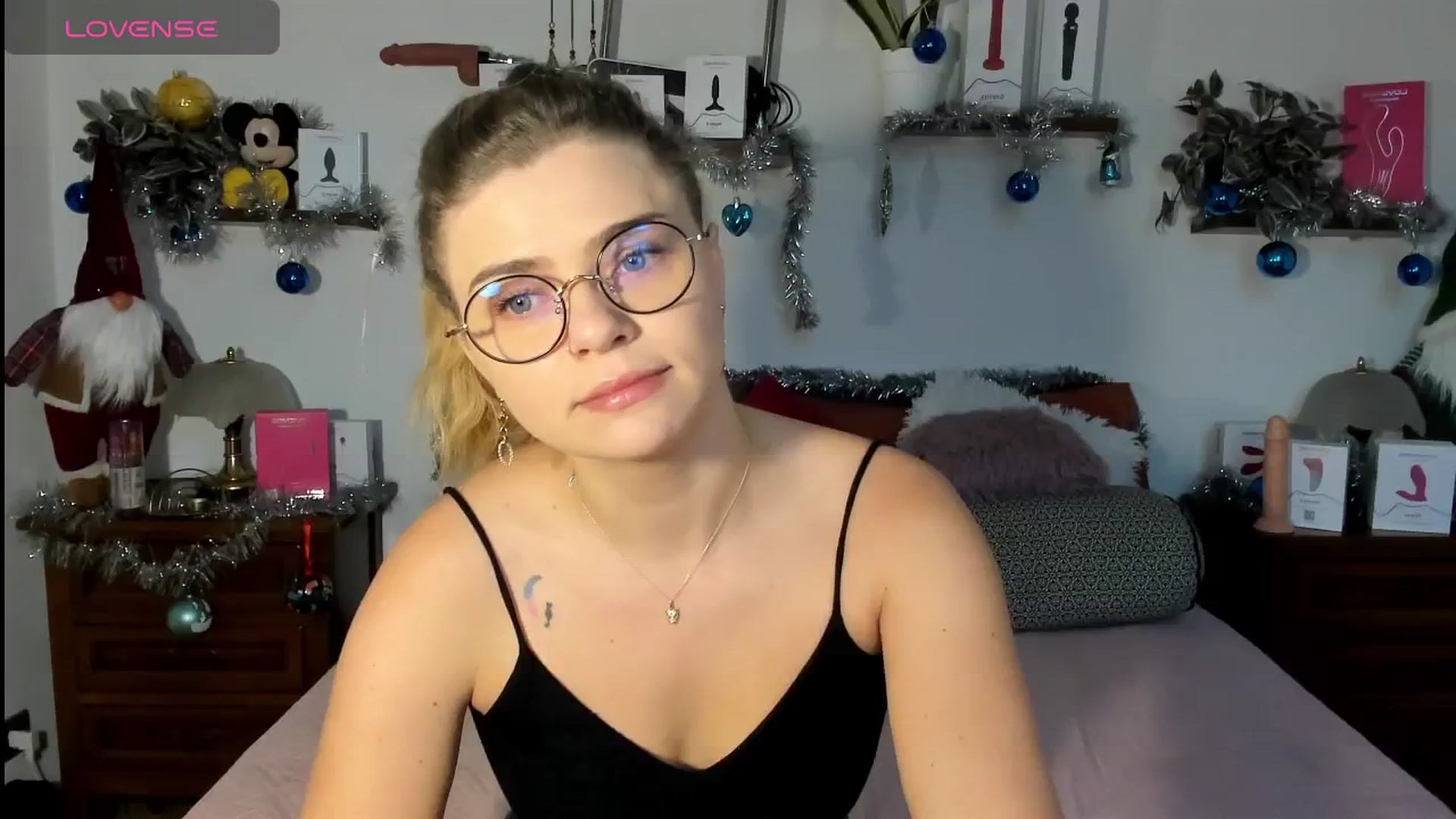 Gallery image thumbnail from HaleyReedme's myfreecams stream on, 12/30/2025, 09:12 image 3 of 20