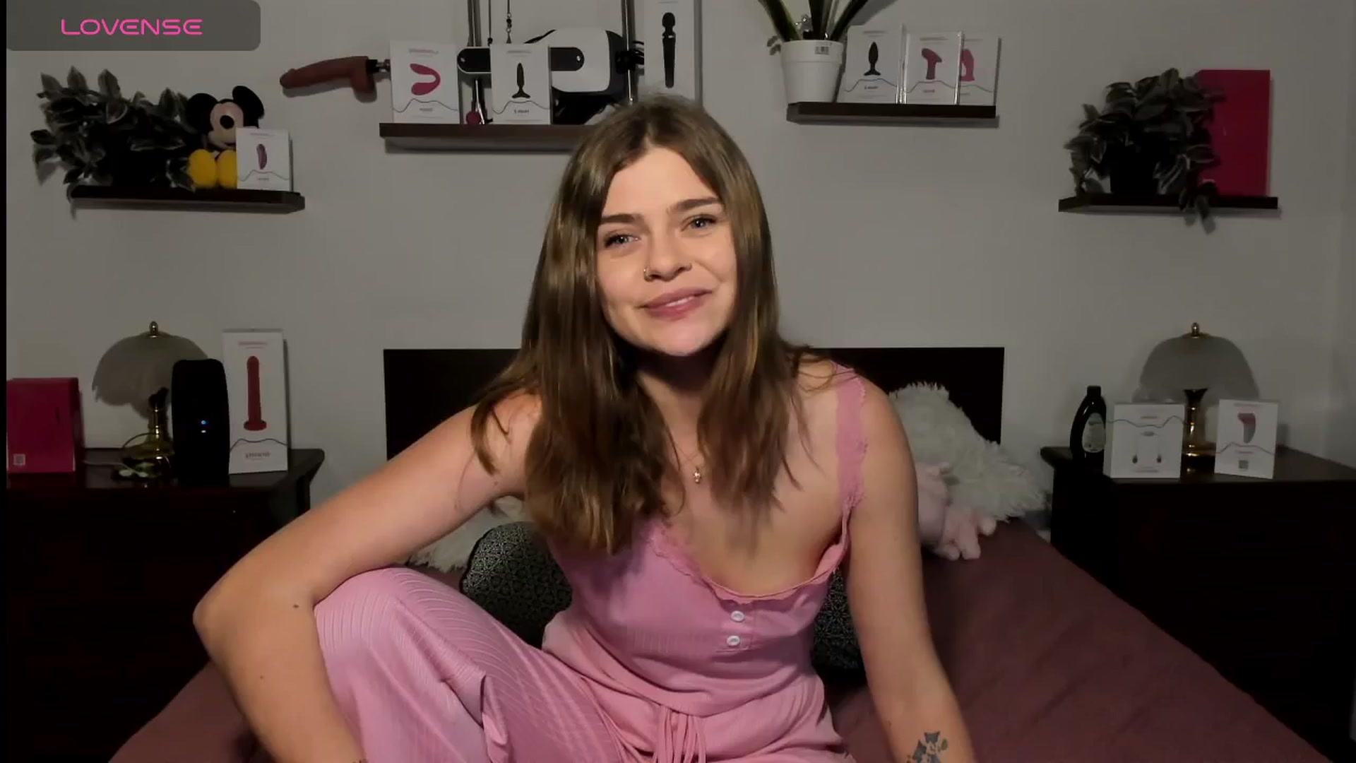 Gallery image thumbnail from HaleyReedme's myfreecams stream on, 01/29/2026, 10:05 image 15 of 20