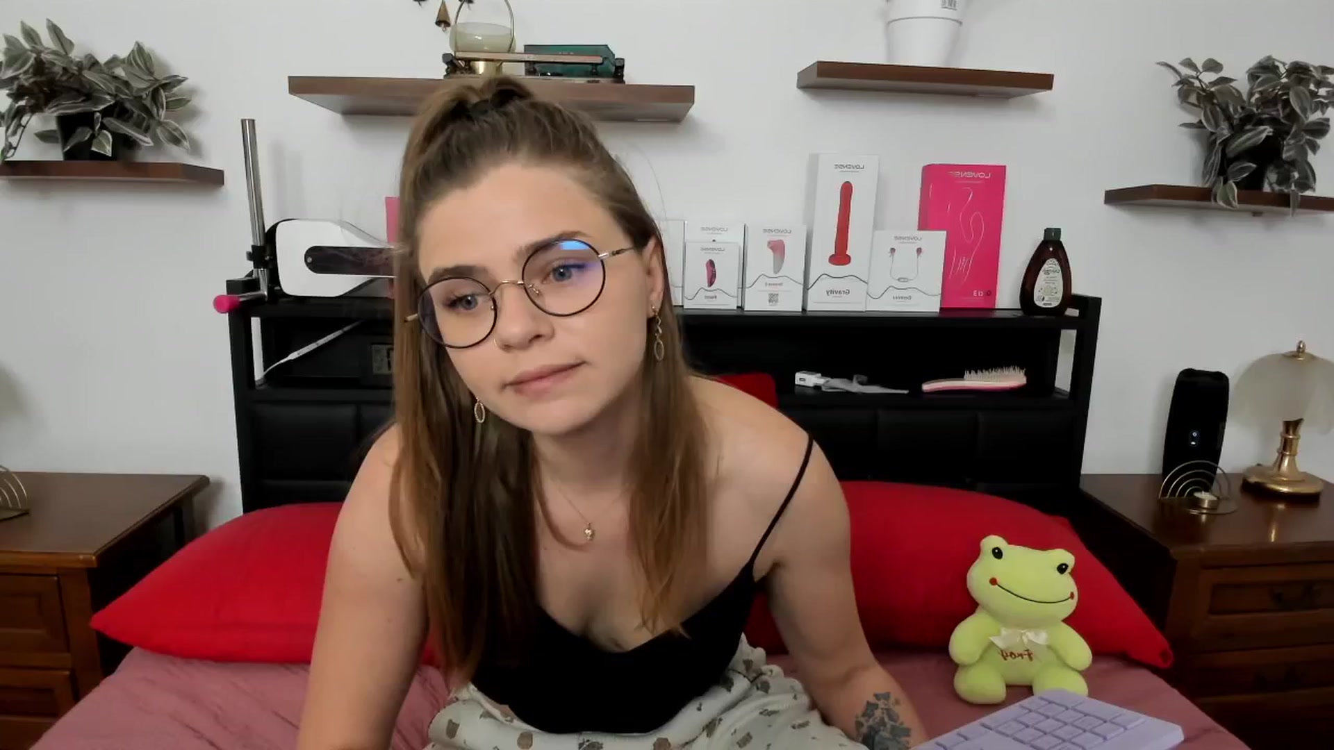 Gallery image thumbnail from HaleyReedme's myfreecams stream on, 04/13/2026, 08:59 image 9 of 20