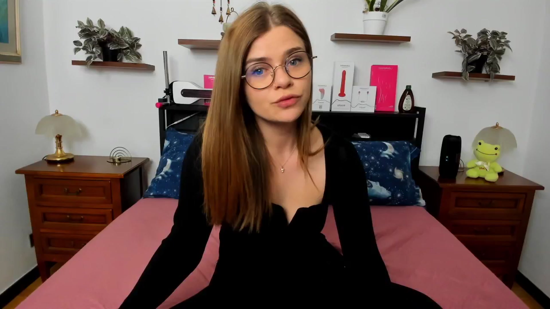 Gallery image thumbnail from HaleyReedme's myfreecams stream on, 04/16/2026, 10:29 image 2 of 20