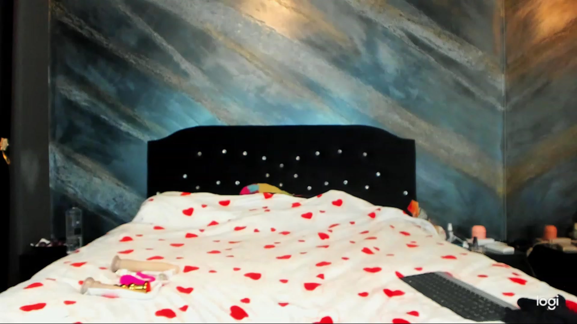 Gallery image thumbnail from HaleySweet18's myfreecams stream on, 11/22/2022, 06:26 image 17 of 20