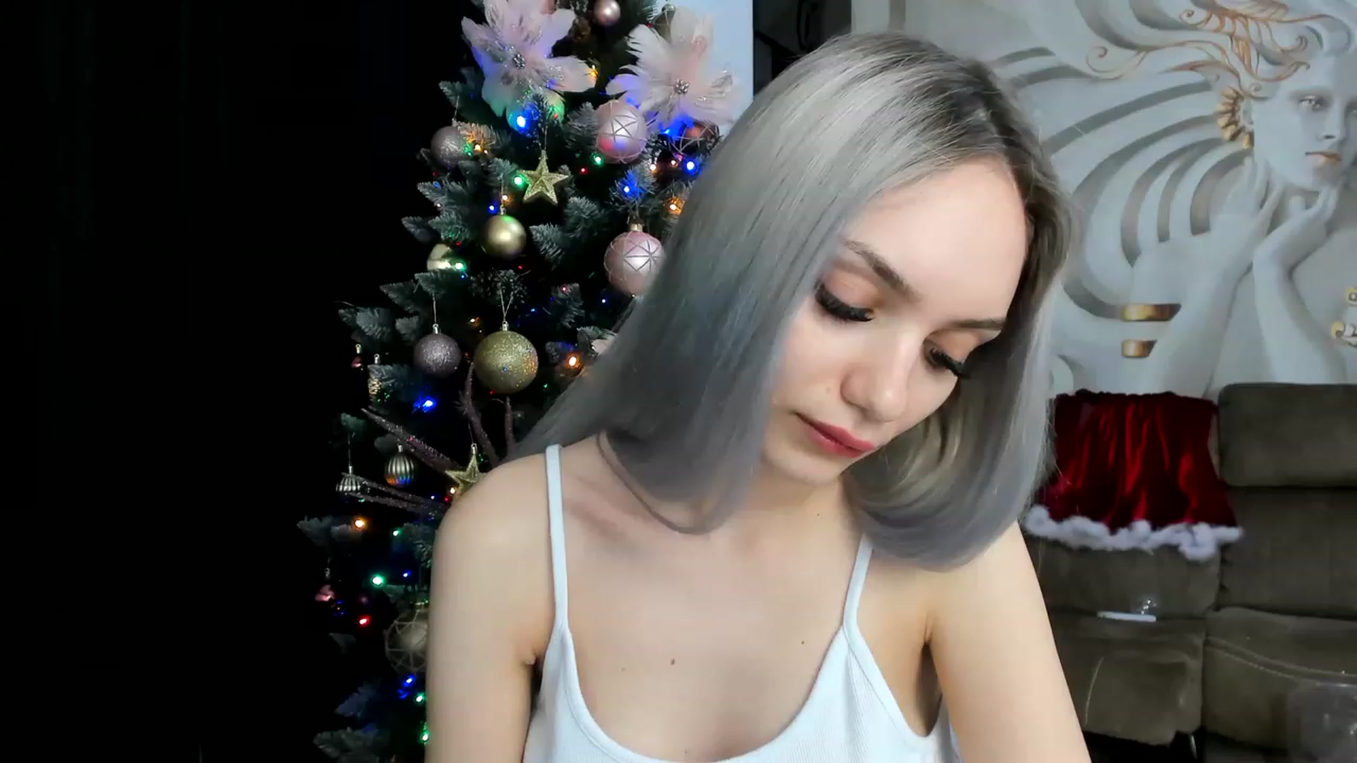 Gallery image thumbnail from HaleySweet18's myfreecams stream on, 12/04/2022, 02:26 image 16 of 20