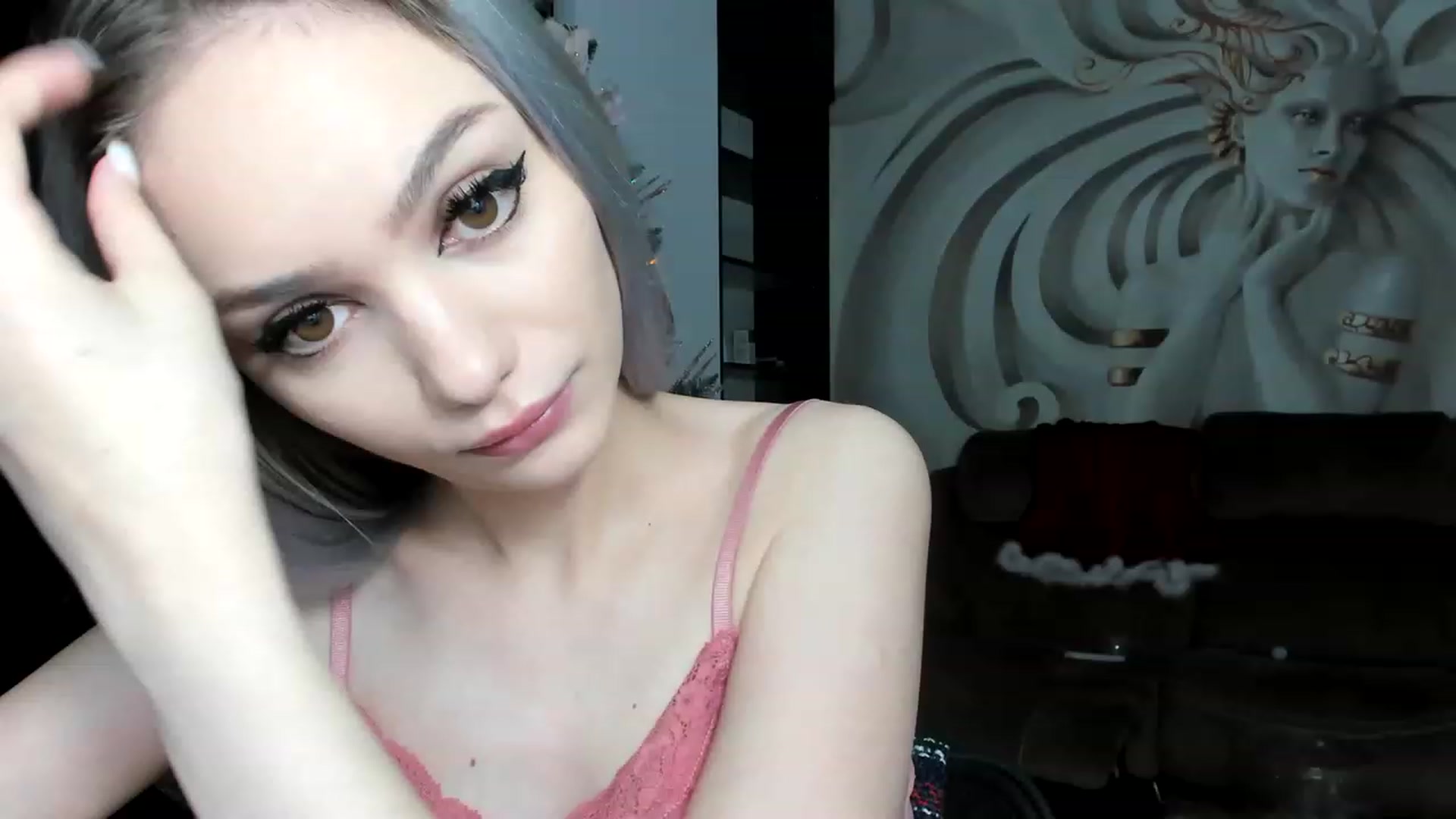 Gallery image thumbnail from HaleySweet18's myfreecams stream on, 12/04/2022, 21:42 image 7 of 20