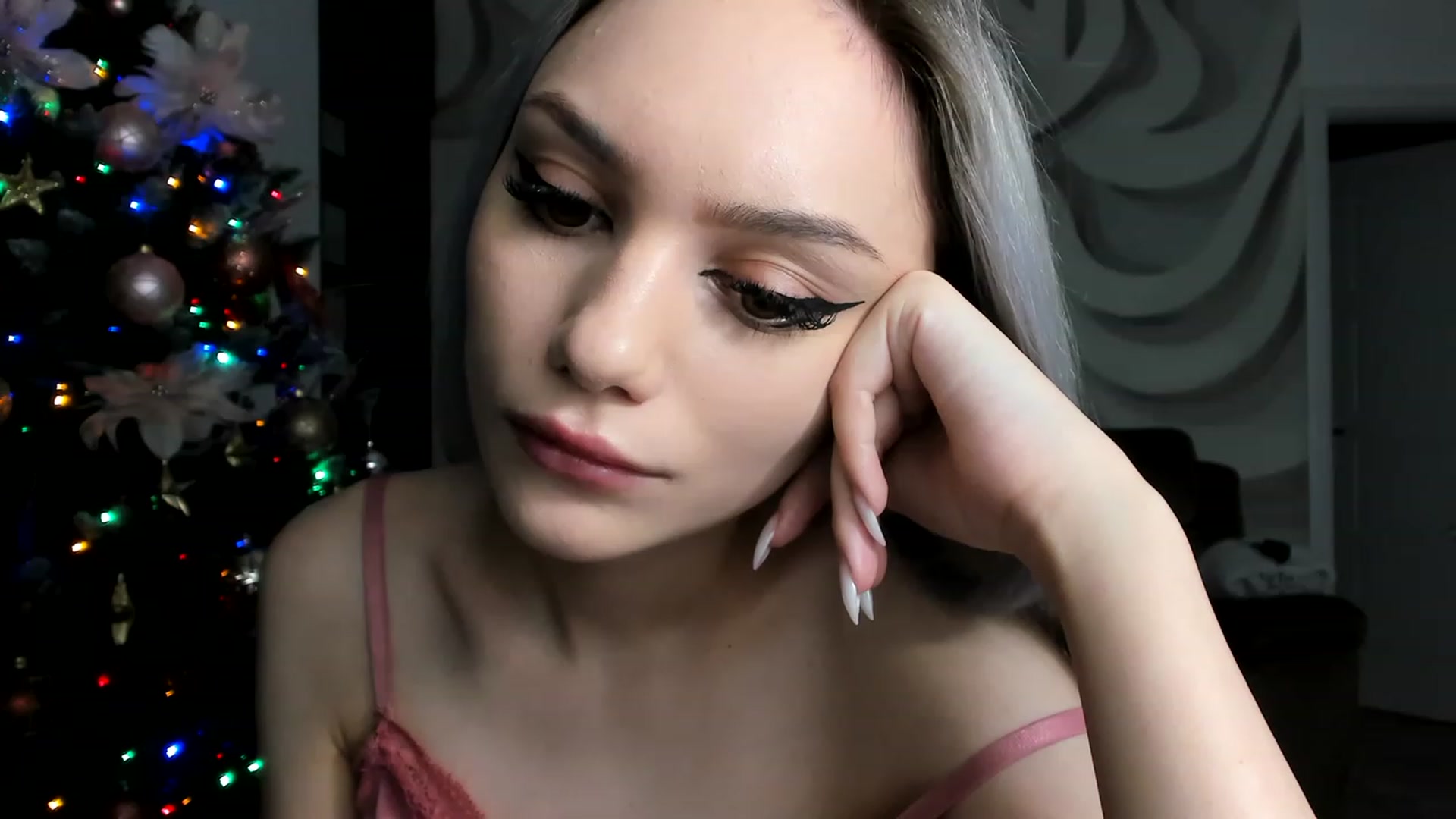 Gallery image thumbnail from HaleySweet18's myfreecams stream on, 12/04/2022, 21:42 image 20 of 20