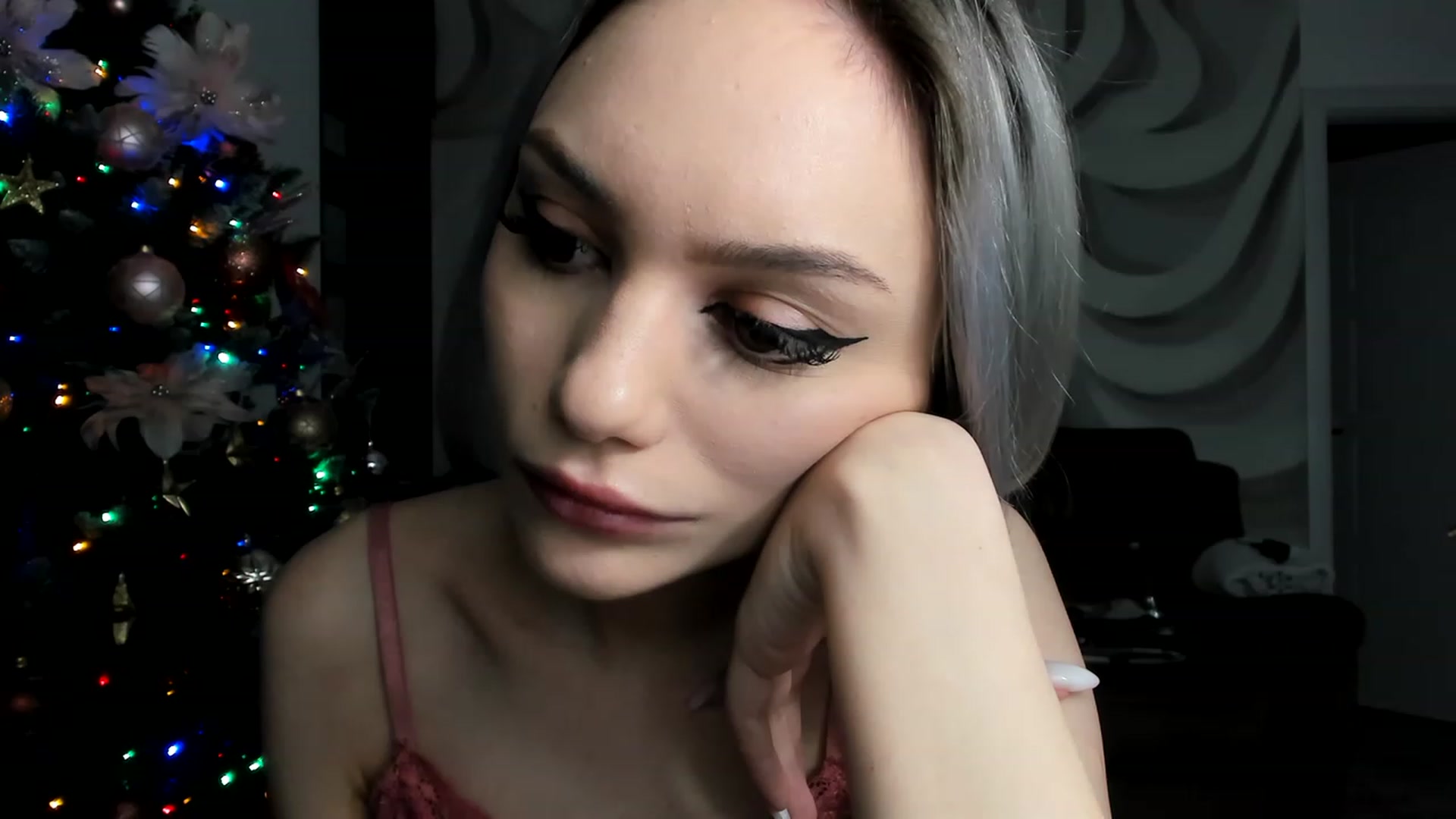 Gallery image thumbnail from HaleySweet18's myfreecams stream on, 12/04/2022, 21:42 image 19 of 20