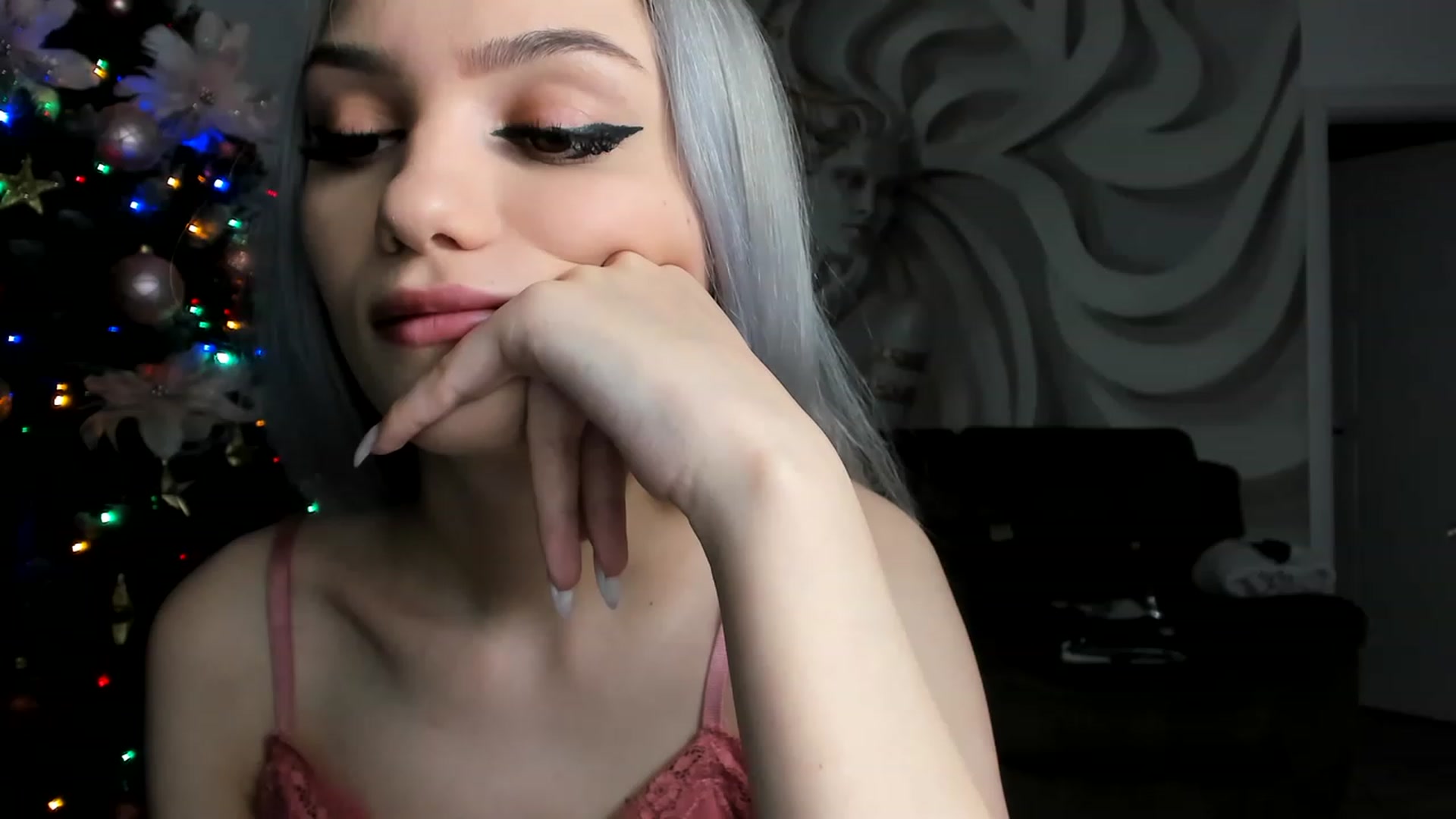 Gallery image thumbnail from HaleySweet18's myfreecams stream on, 12/04/2022, 22:36 image 5 of 20