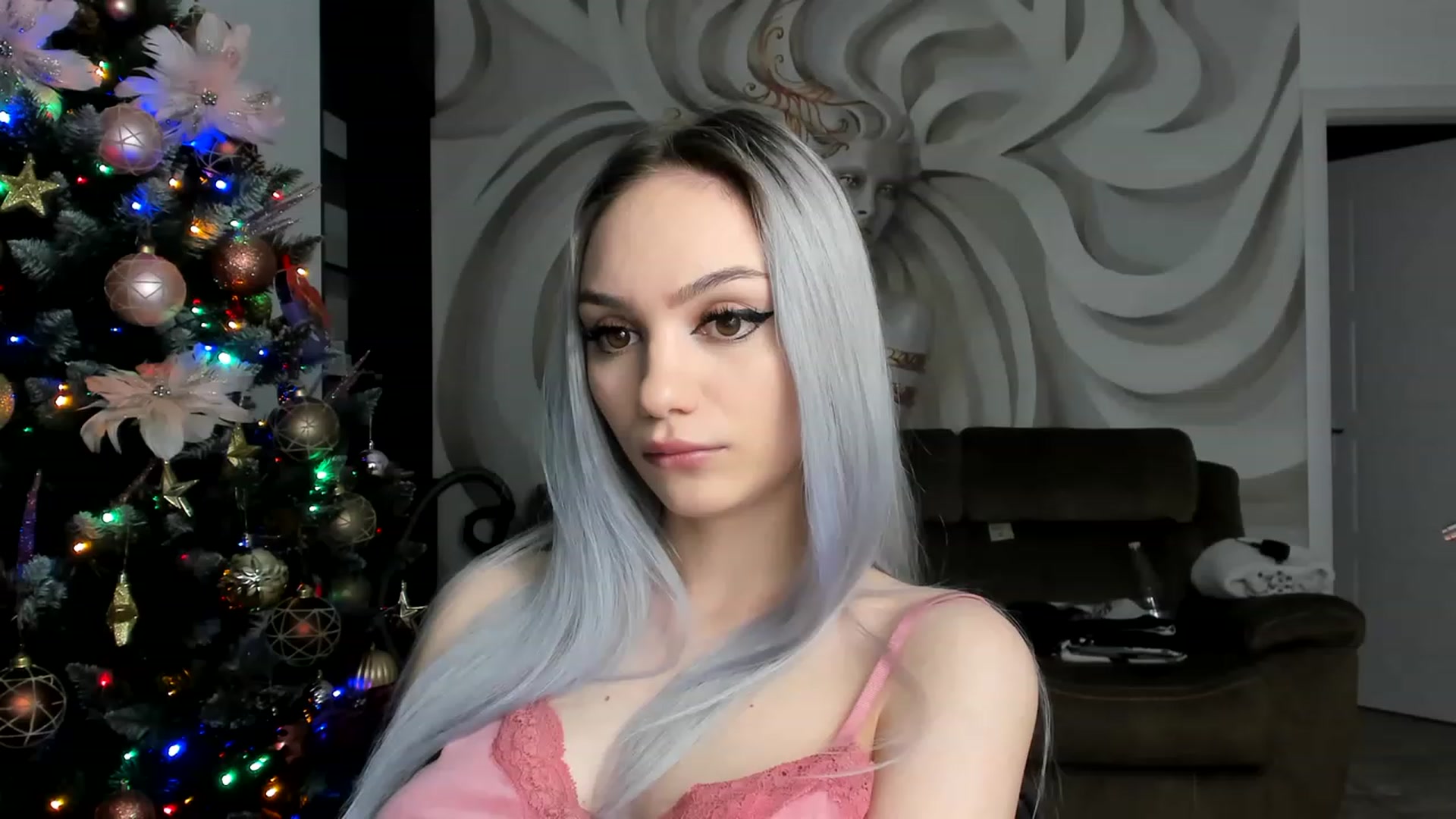 Gallery image thumbnail from HaleySweet18's myfreecams stream on, 12/04/2022, 22:36 image 11 of 20