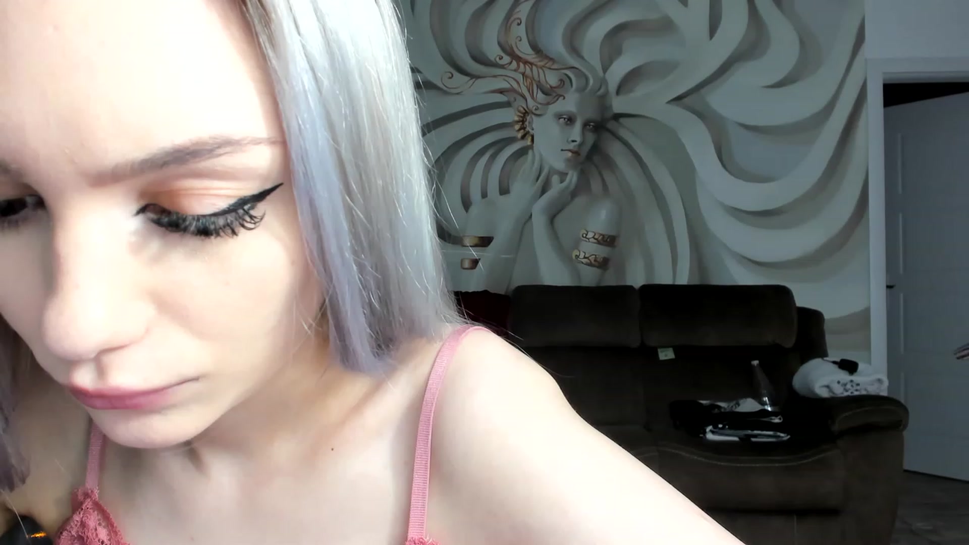 Gallery image thumbnail from HaleySweet18's myfreecams stream on, 12/04/2022, 22:36 image 14 of 20