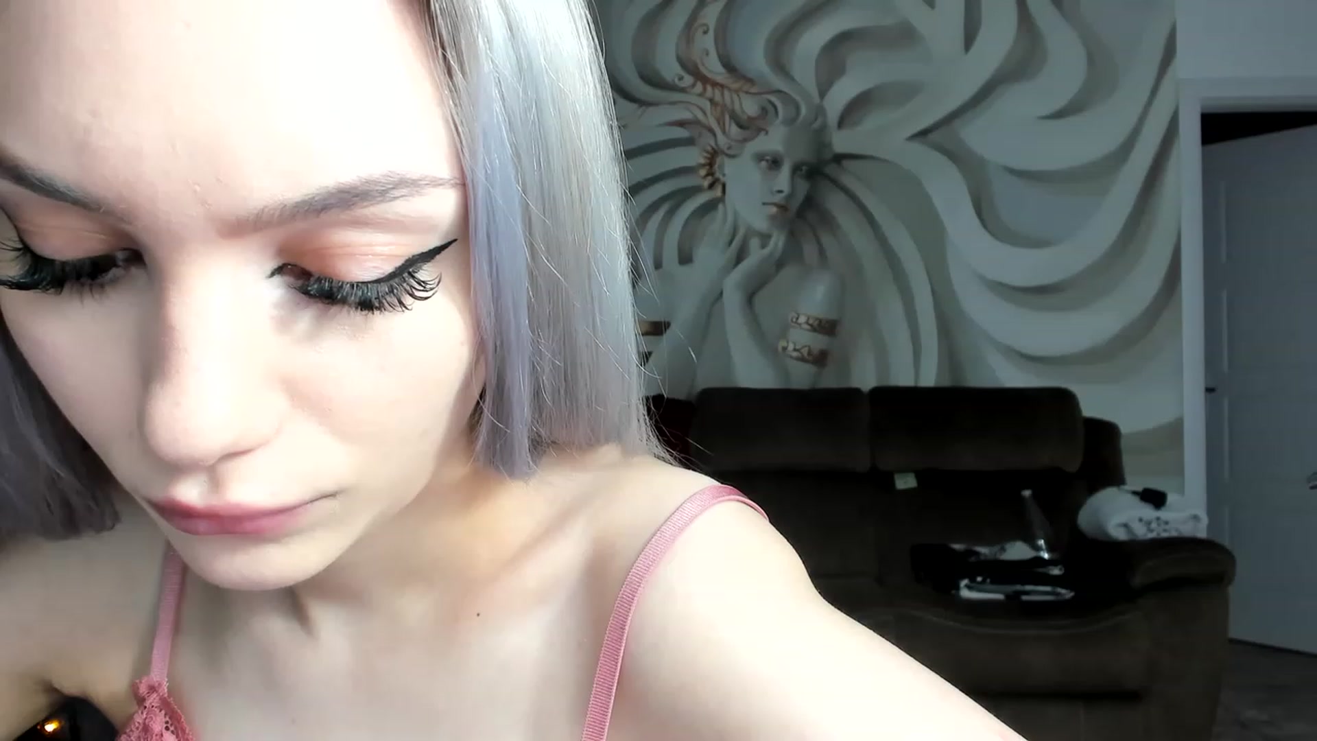 Gallery image thumbnail from HaleySweet18's myfreecams stream on, 12/04/2022, 22:36 image 12 of 20