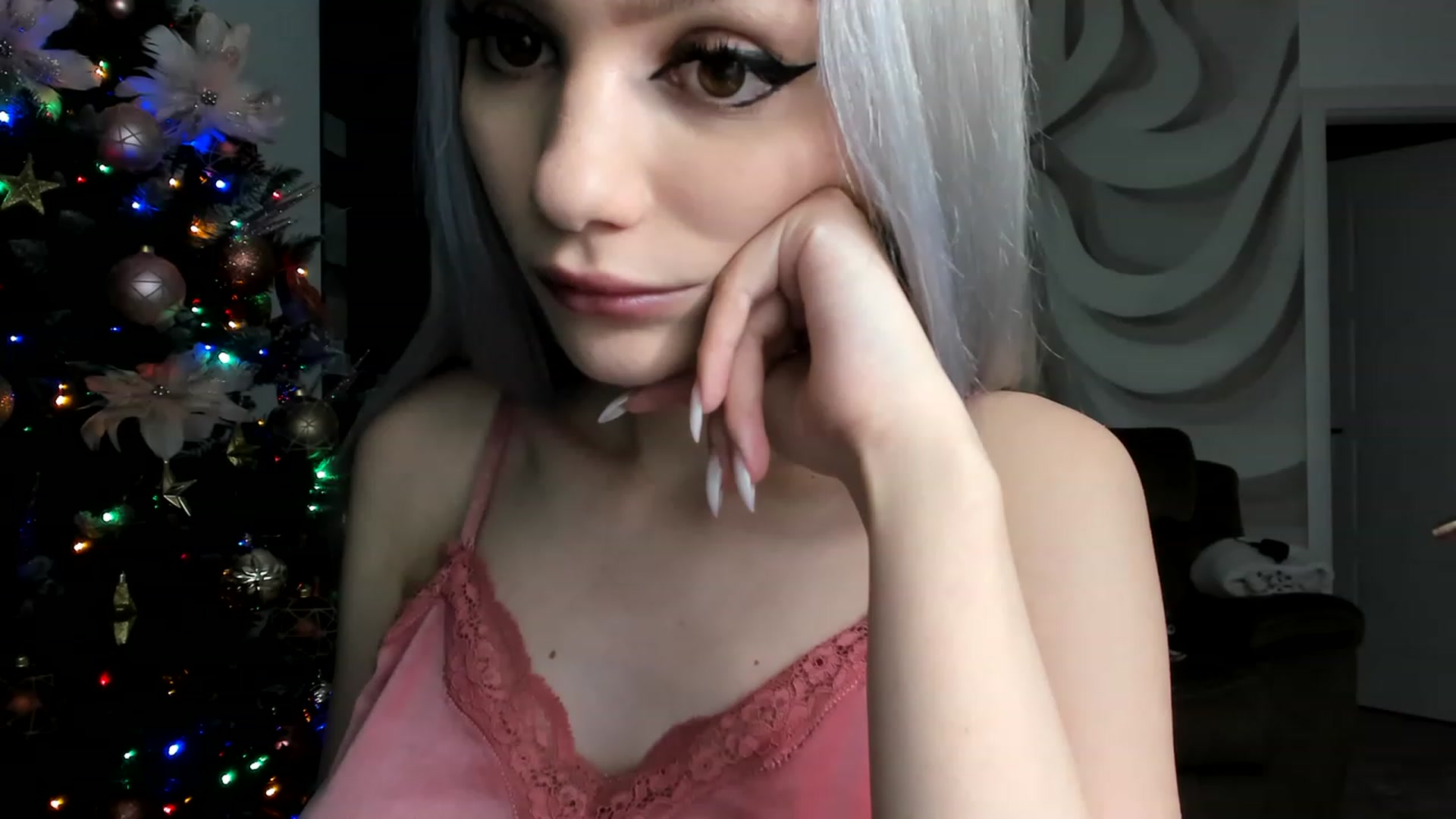 Gallery image thumbnail from HaleySweet18's myfreecams stream on, 12/04/2022, 22:36 image 18 of 20