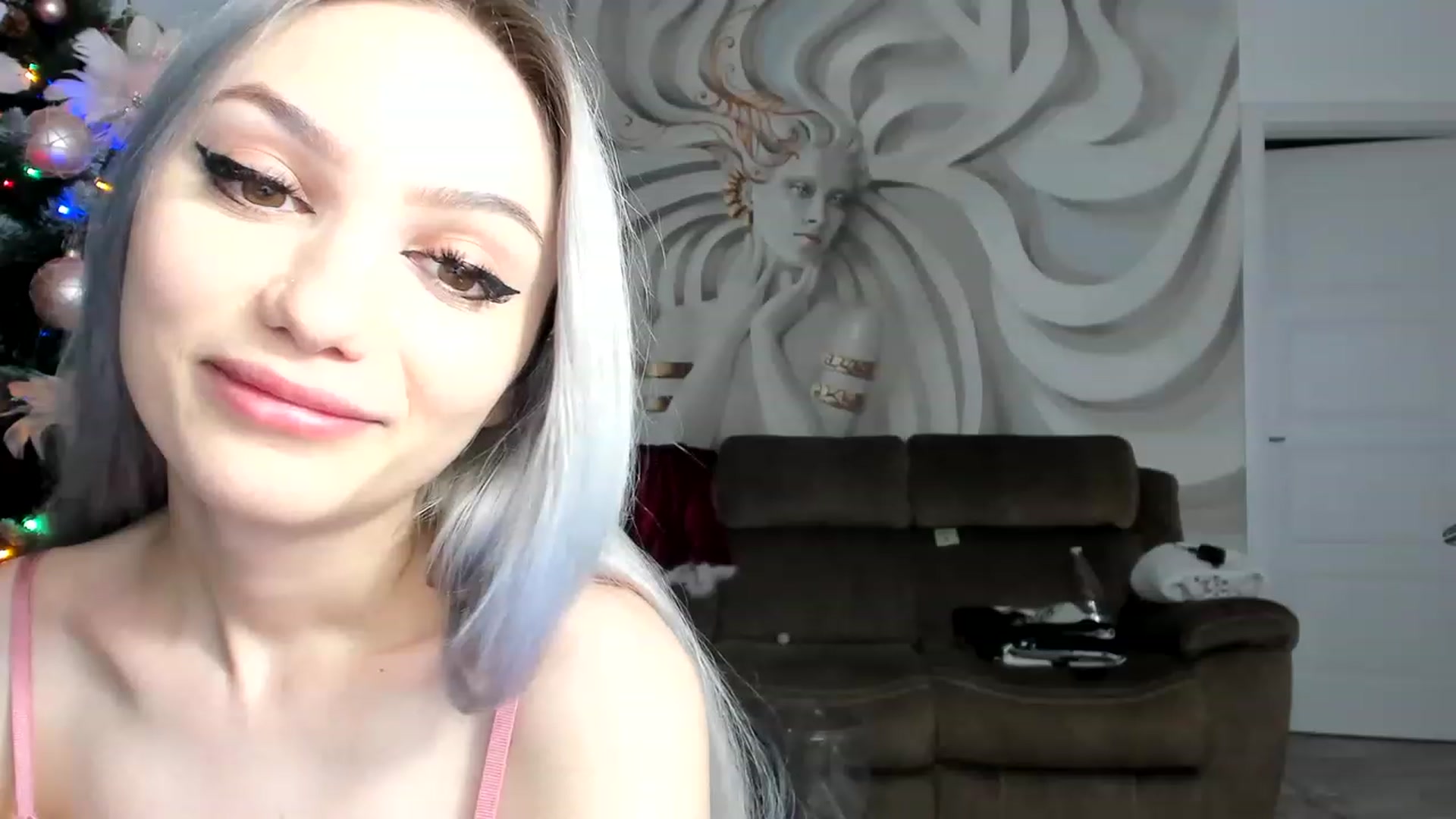 Gallery image thumbnail from HaleySweet18's myfreecams stream on, 12/05/2022, 24:16 image 8 of 20