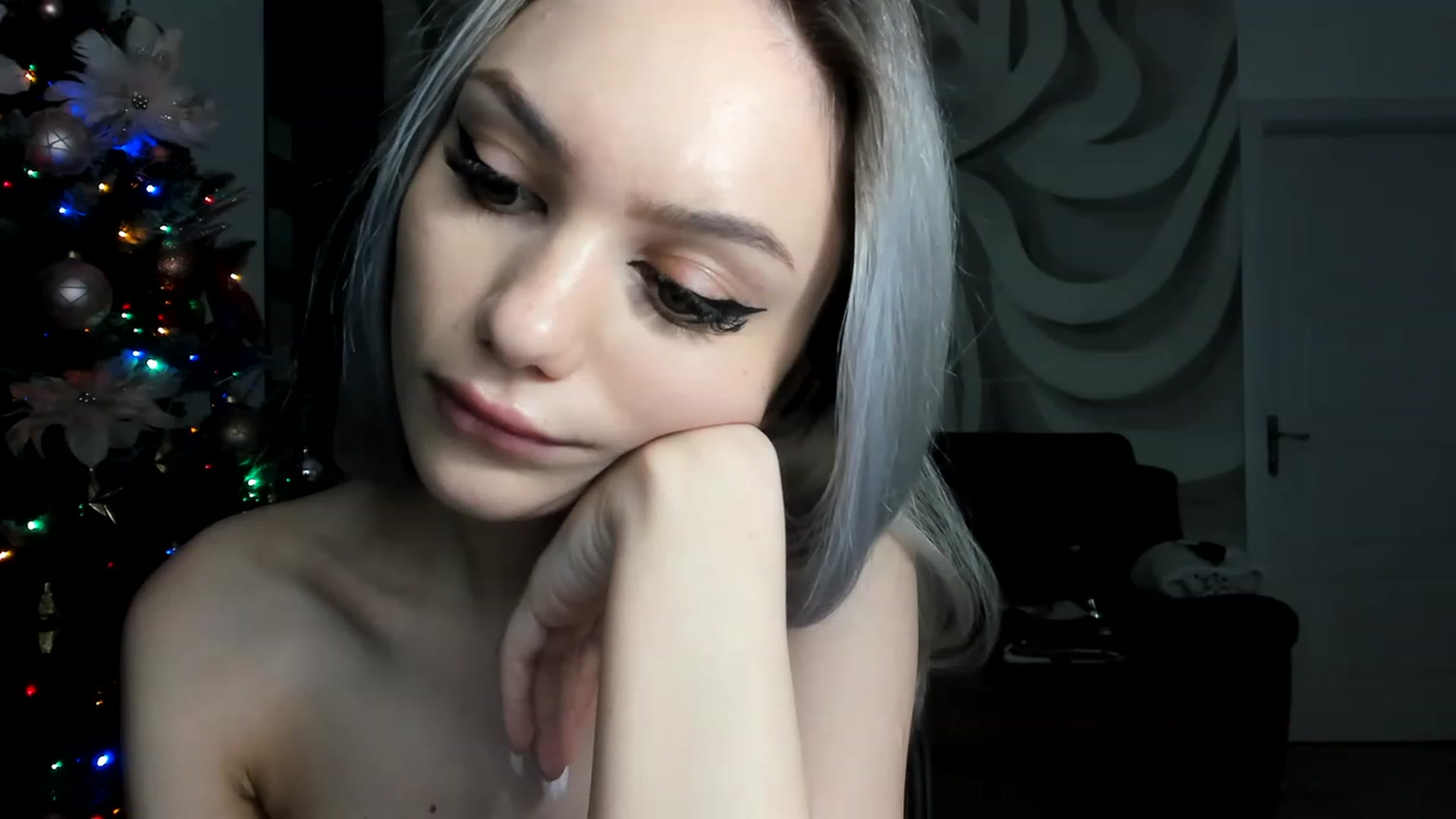 Gallery image thumbnail from HaleySweet18's myfreecams stream on, 12/05/2022, 04:57 image 8 of 20