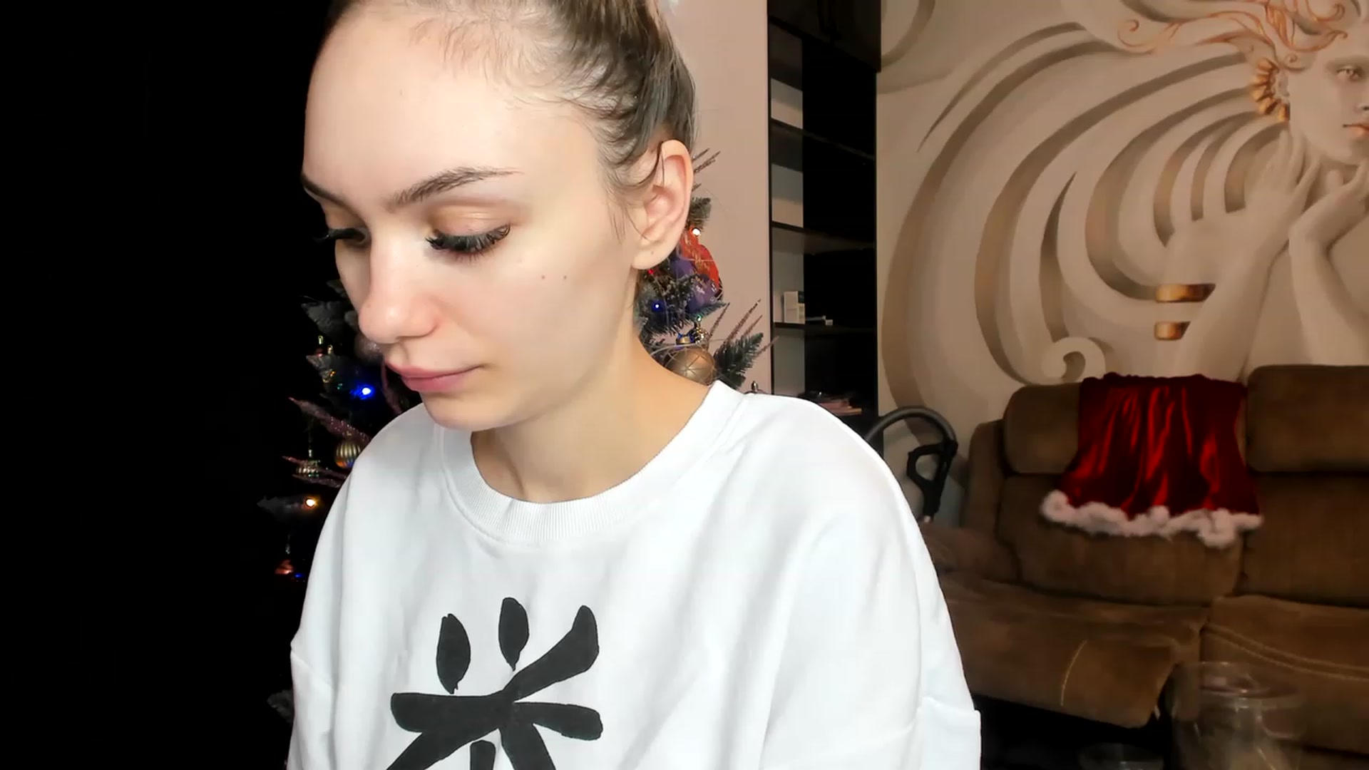 Gallery image thumbnail from HaleySweet18's myfreecams stream on, 12/07/2022, 02:08 image 18 of 20
