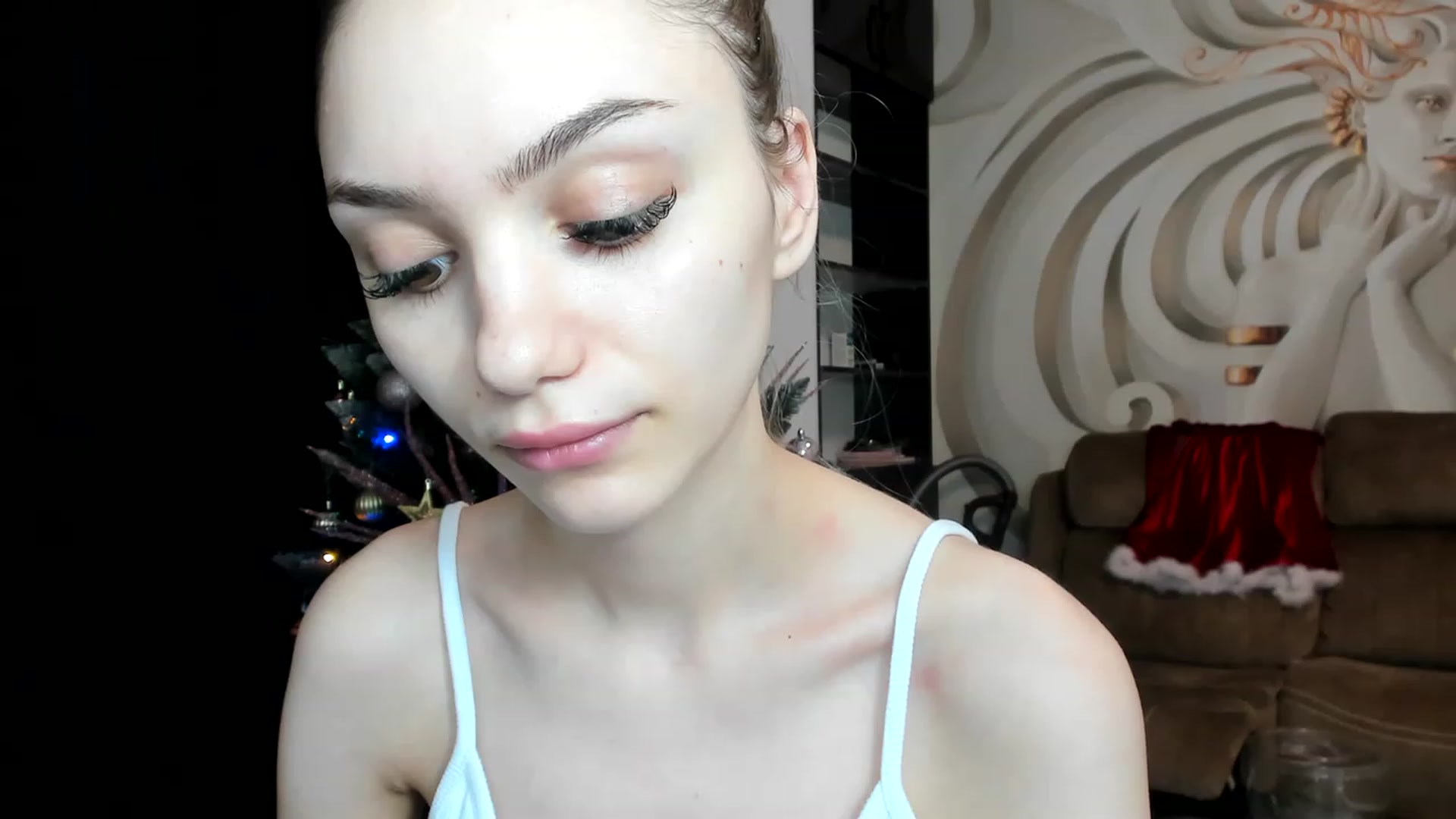 Gallery image thumbnail from HaleySweet18's myfreecams stream on, 12/07/2022, 02:08 image 2 of 20