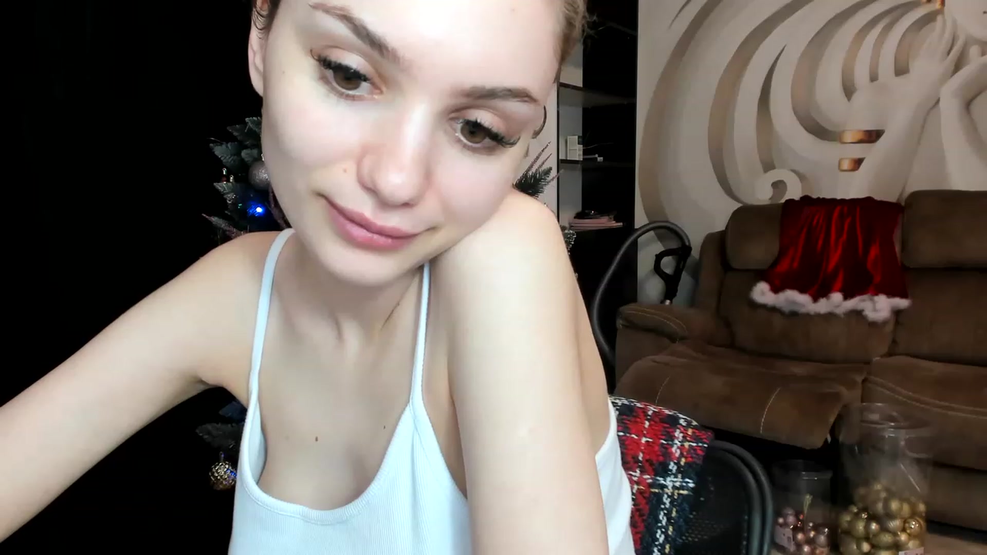 Gallery image thumbnail from HaleySweet18's myfreecams stream on, 12/07/2022, 05:29 image 10 of 20