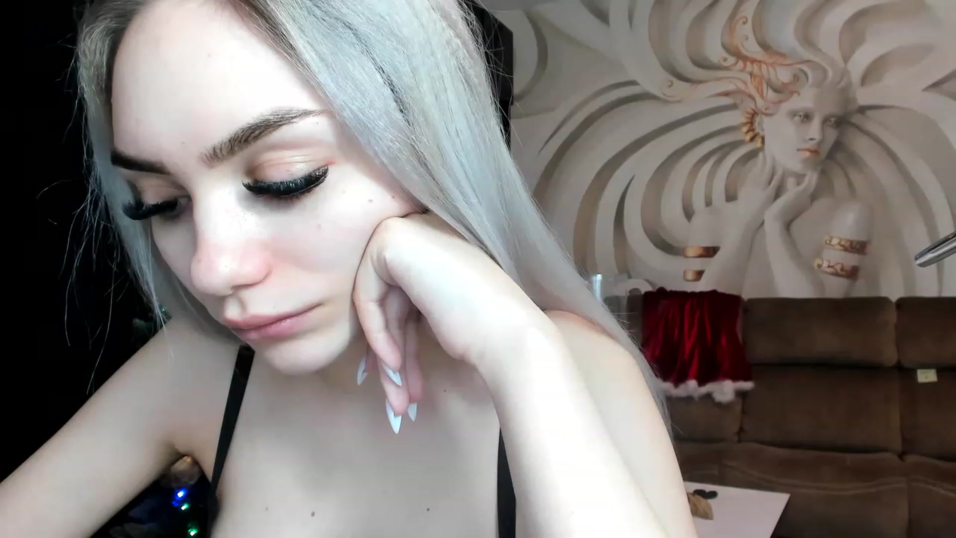 Gallery image thumbnail from HaleySweet18's myfreecams stream on, 12/10/2022, 02:10 image 12 of 20
