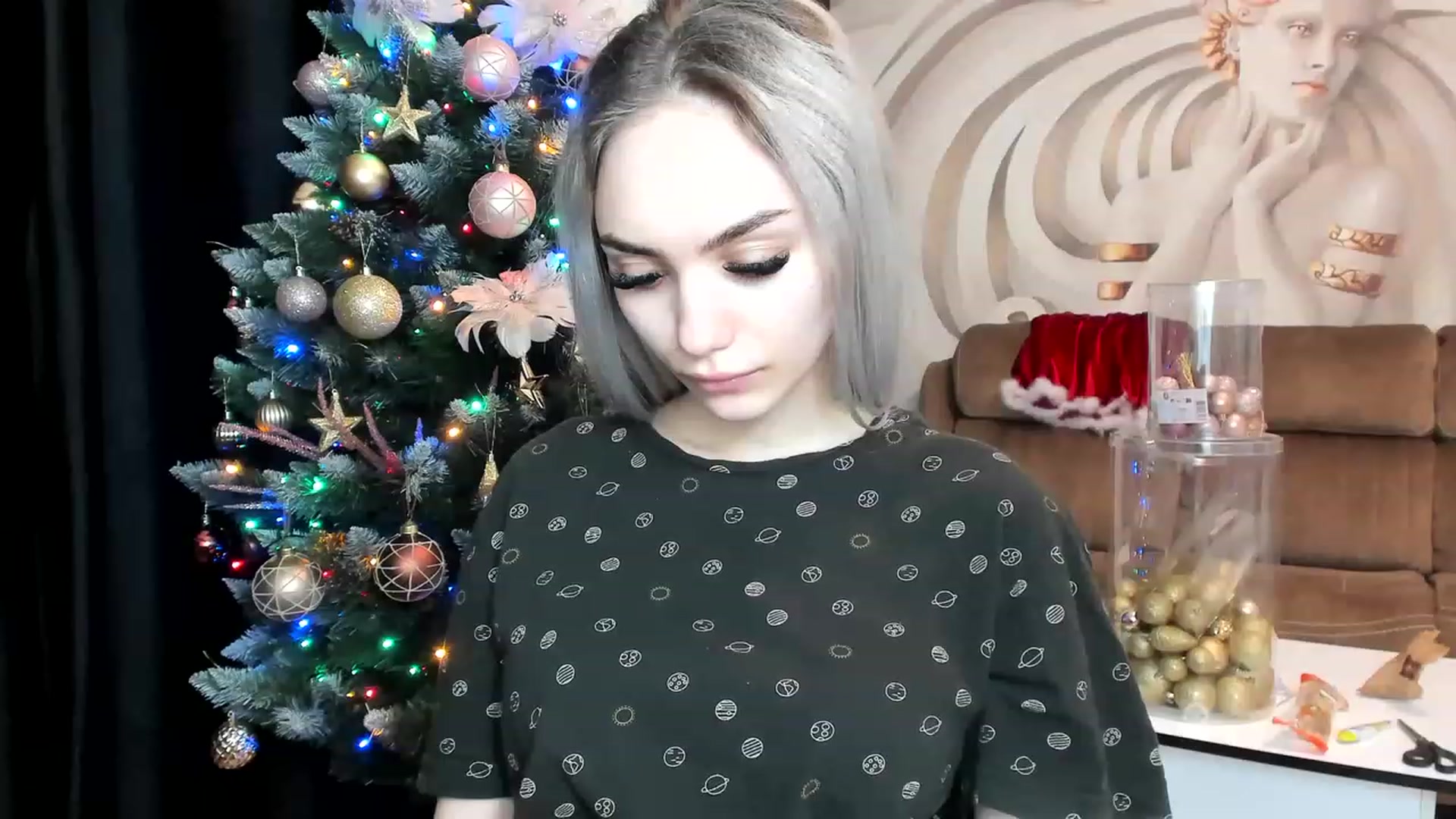 Gallery image thumbnail from HaleySweet18's myfreecams stream on, 12/11/2022, 01:25 image 17 of 20