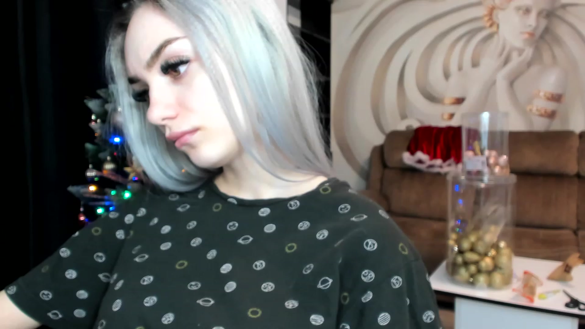 Gallery image thumbnail from HaleySweet18's myfreecams stream on, 12/11/2022, 01:25 image 19 of 20