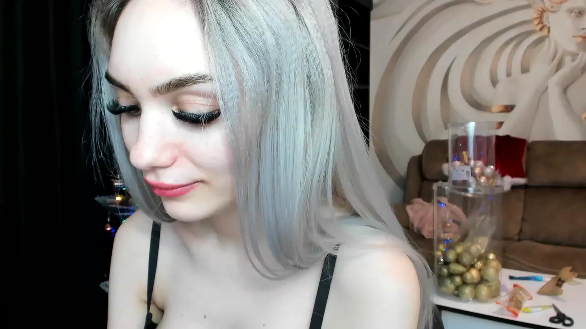 Gallery image thumbnail from HaleySweet18's myfreecams stream on, 12/11/2022, 08:08 image 12 of 20