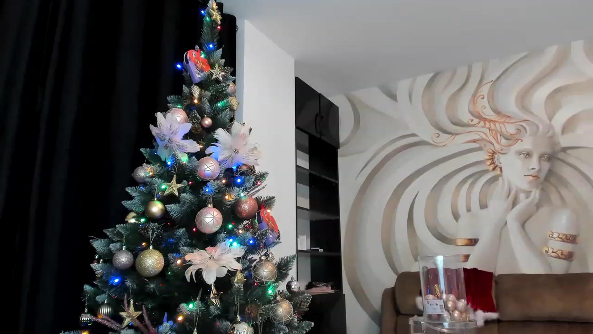 Gallery image thumbnail from HaleySweet18's myfreecams stream on, 12/11/2022, 08:08 image 5 of 20