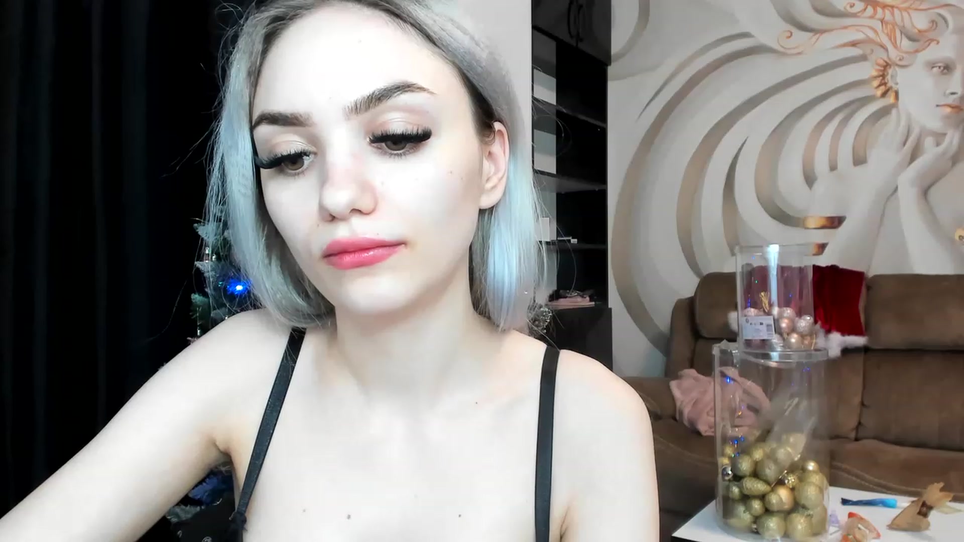 Gallery image thumbnail from HaleySweet18's myfreecams stream on, 12/11/2022, 08:08 image 14 of 20