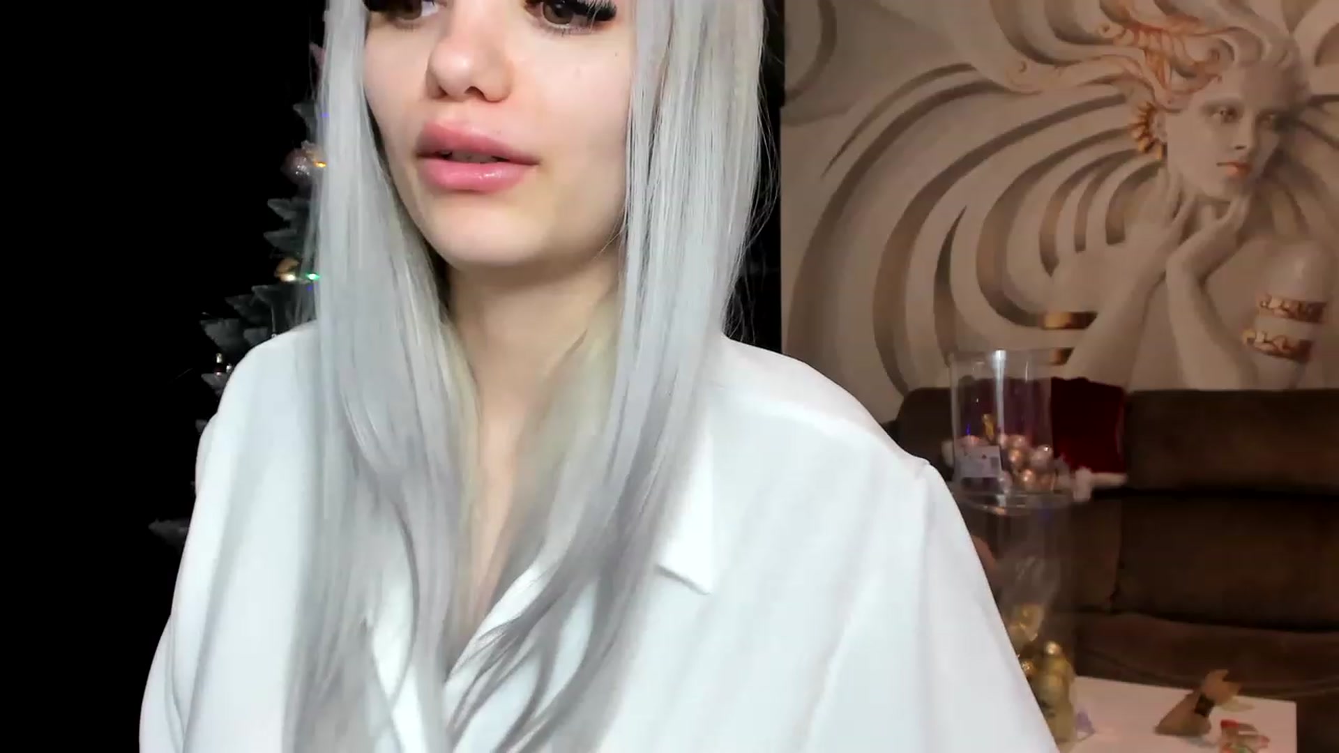 Gallery image thumbnail from HaleySweet18's myfreecams stream on, 12/12/2022, 24:03 image 18 of 20