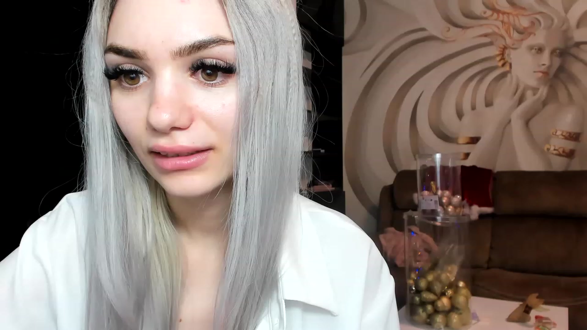 Gallery image thumbnail from HaleySweet18's myfreecams stream on, 12/12/2022, 24:03 image 15 of 20