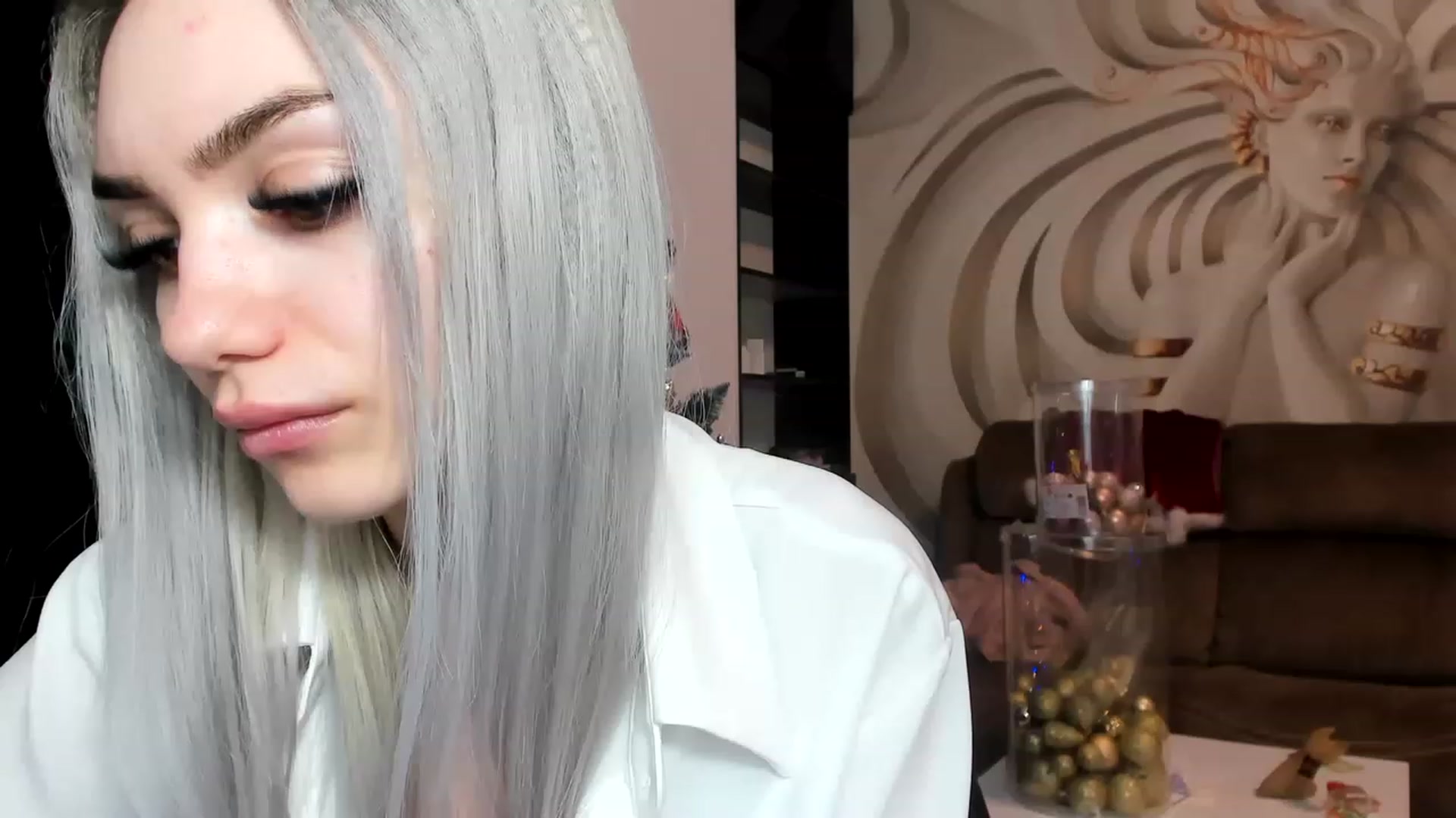 Gallery image thumbnail from HaleySweet18's myfreecams stream on, 12/12/2022, 24:03 image 13 of 20